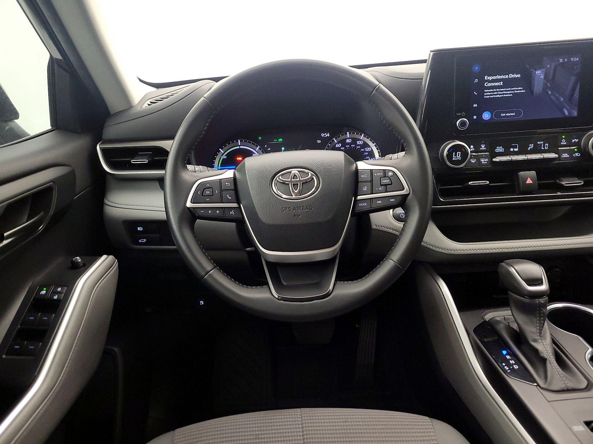 Thumbnail: 2023 Toyota Highlander - 10