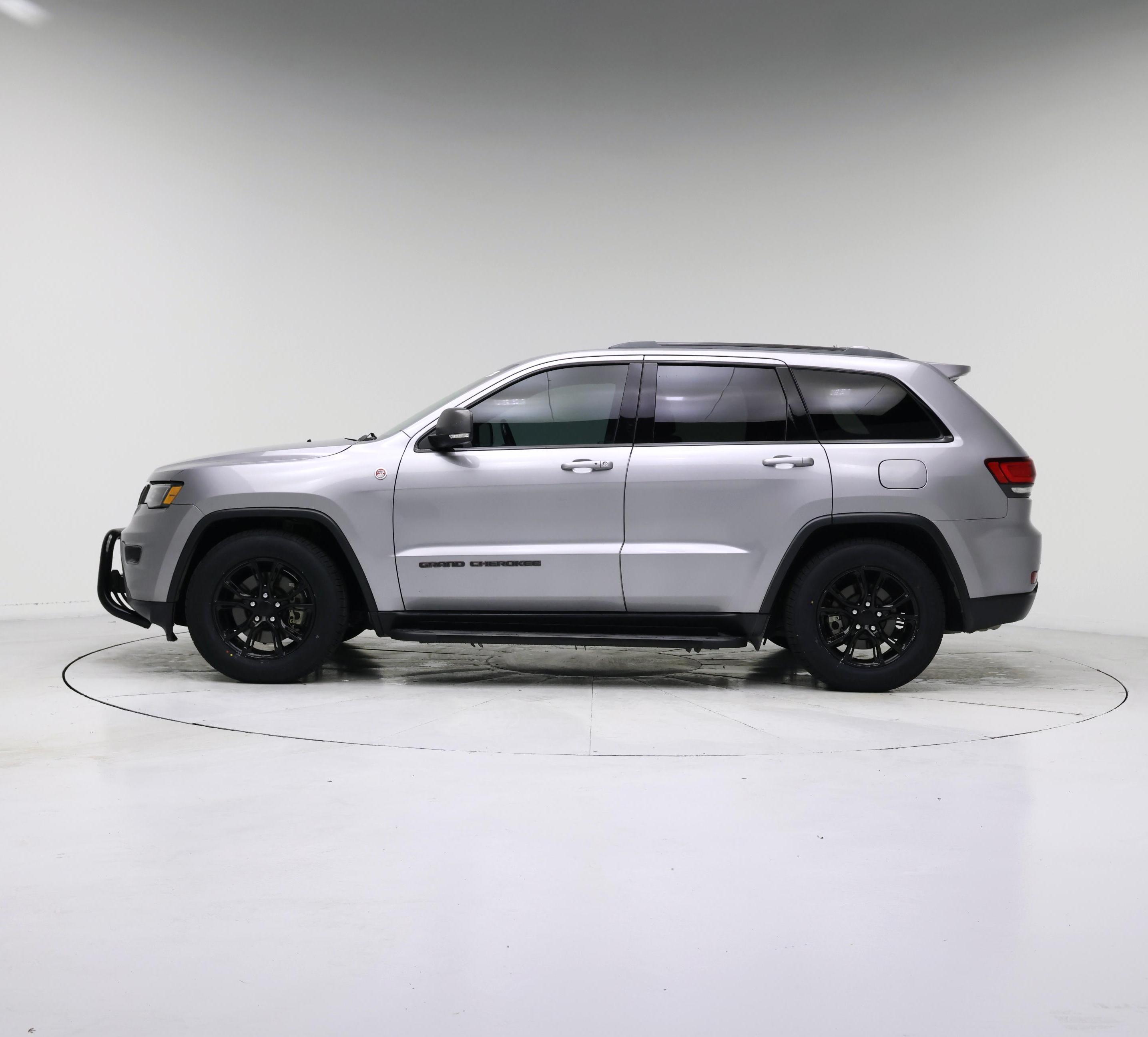 Thumbnail: 2021 Jeep Grand Cherokee - 3