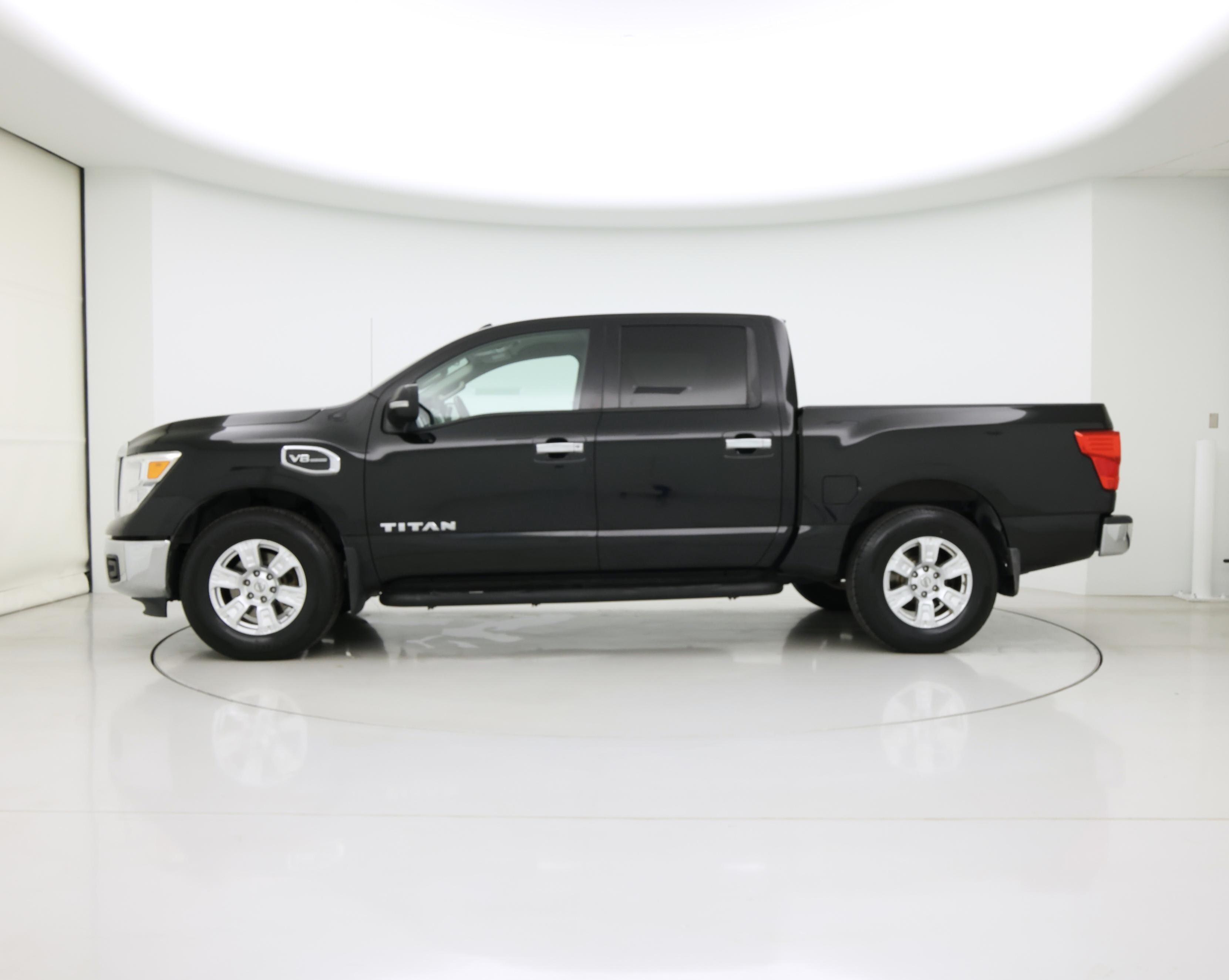 Thumbnail: 2017 Nissan Titan - 3
