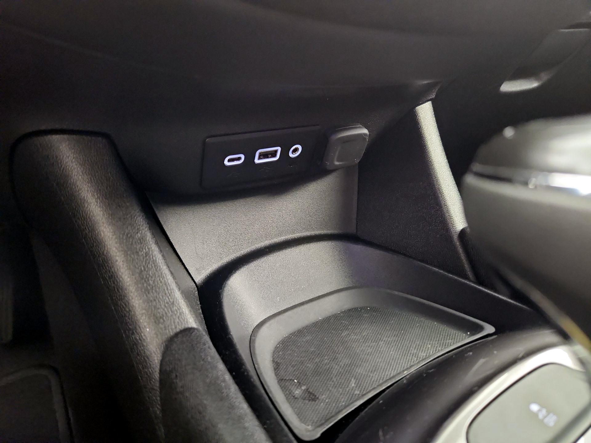 Thumbnail: 2020 Chevrolet Malibu - 18