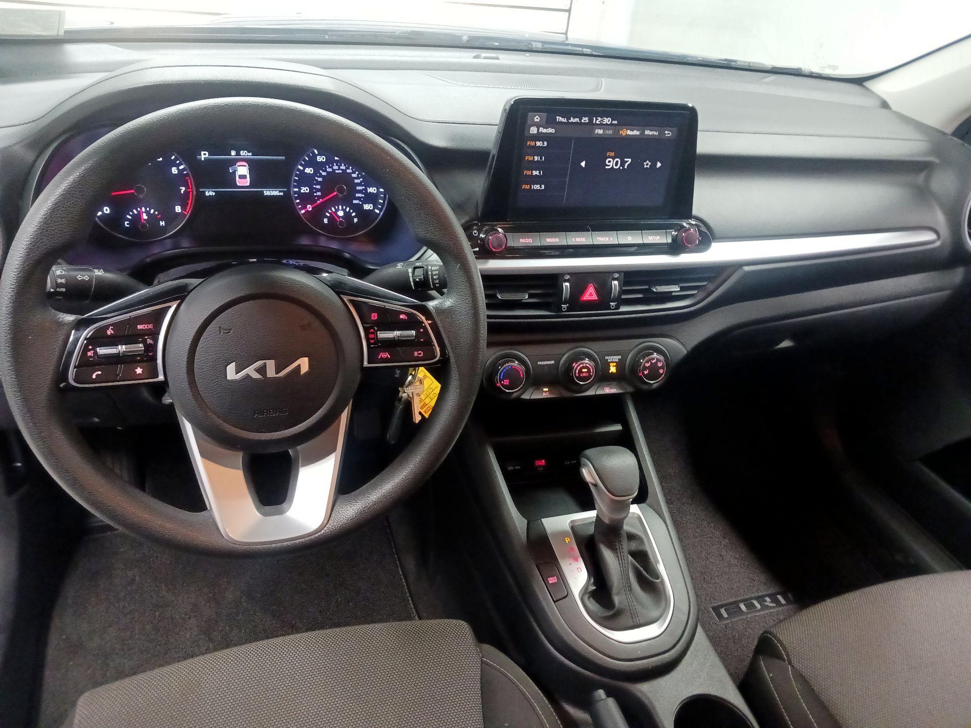 Thumbnail: 2023 Kia Forte - 9