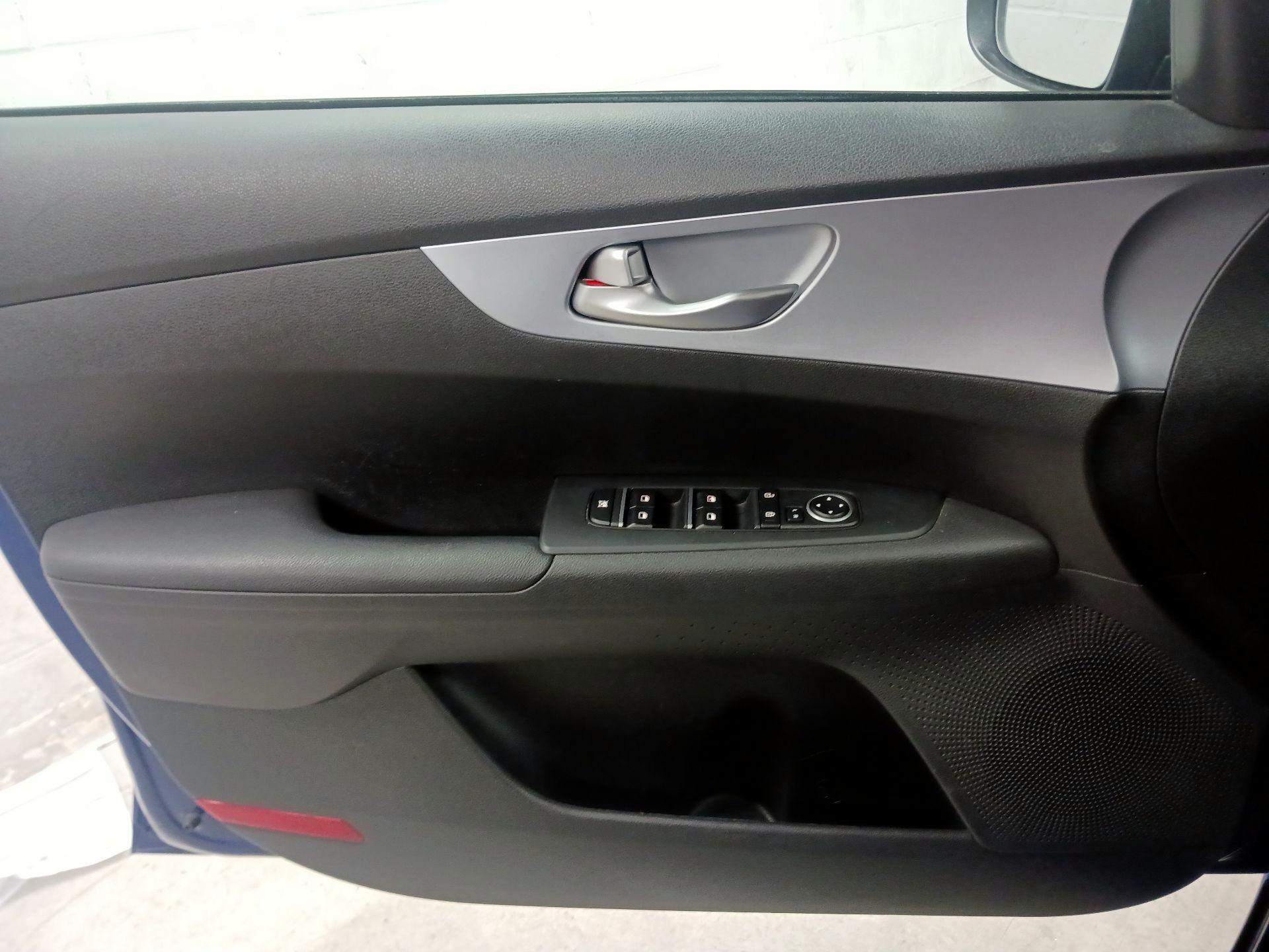Thumbnail: 2023 Kia Forte - 12