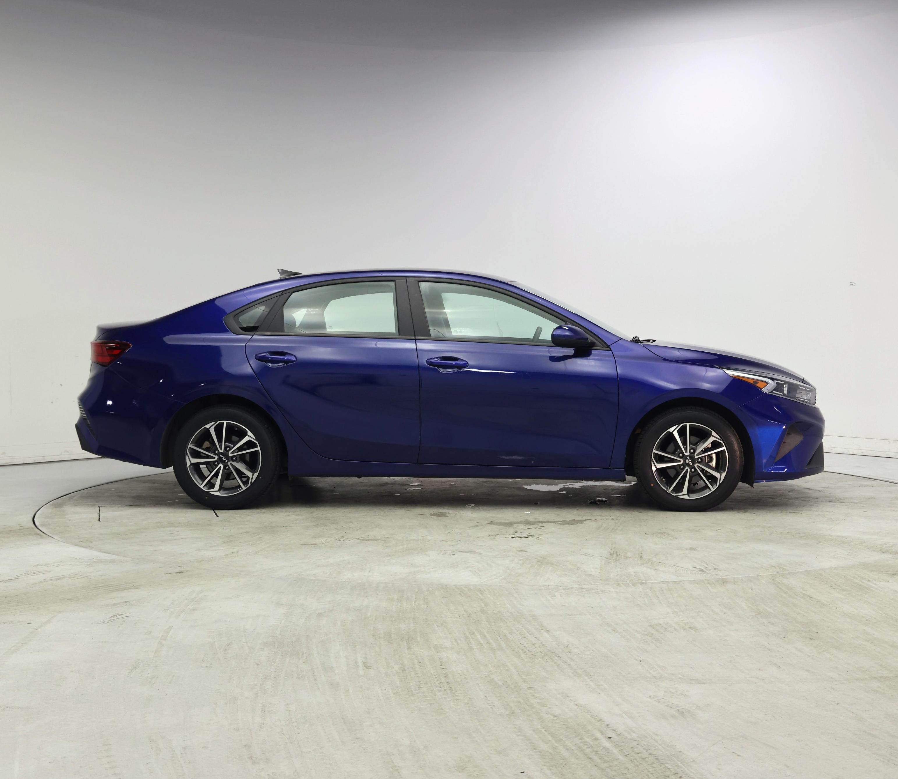 Thumbnail: 2023 Kia Forte - 7