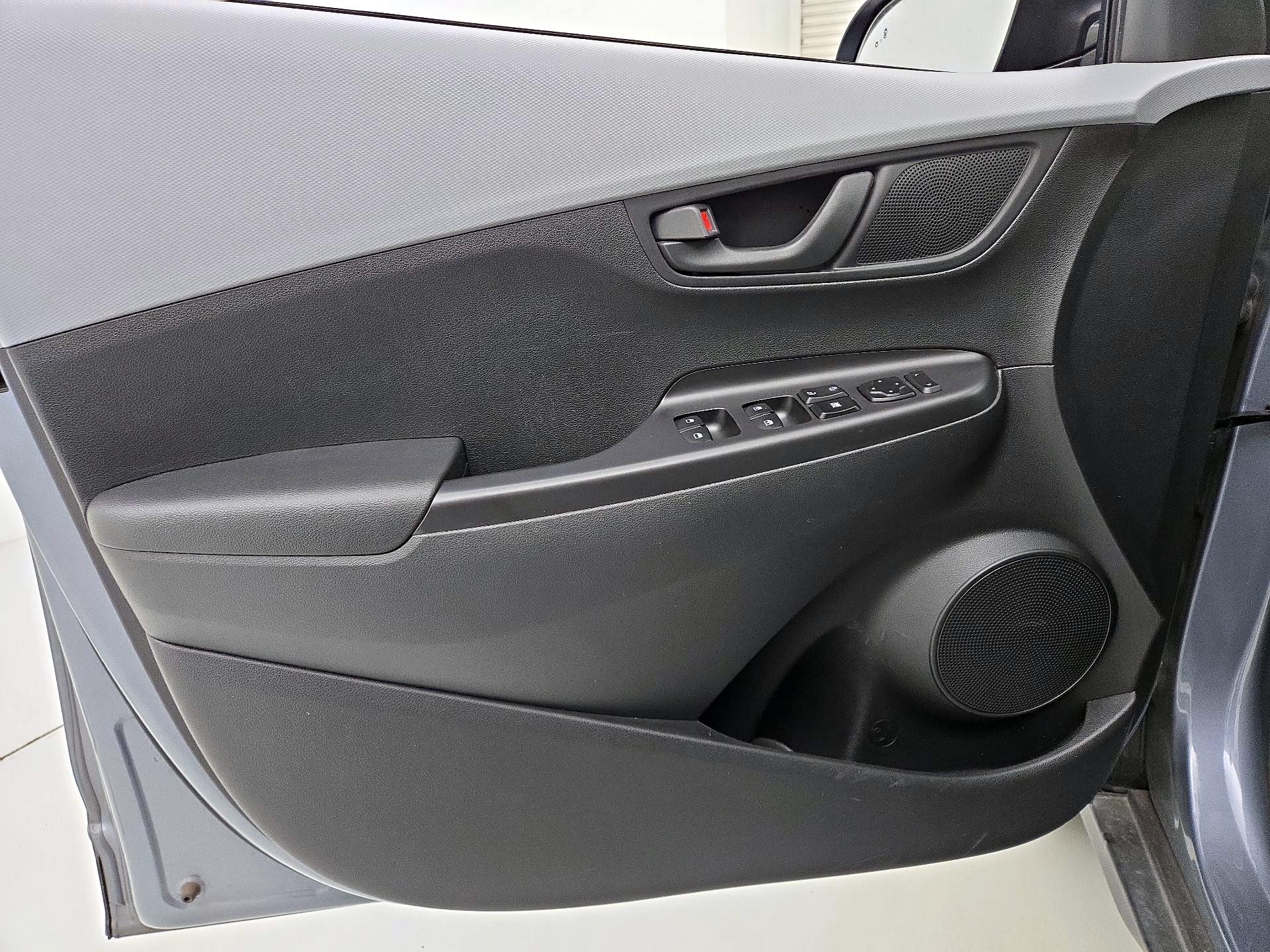 Thumbnail: 2018 Hyundai Kona - 12