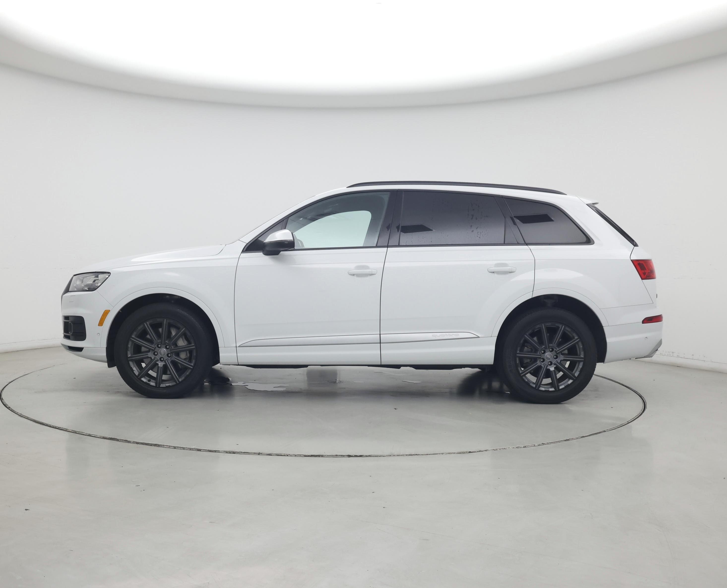 Thumbnail: 2019 Audi Q7 - 3