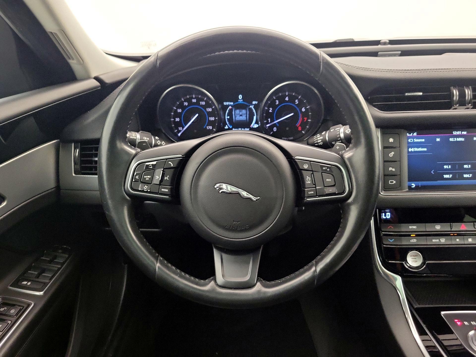 Thumbnail: 2016 Jaguar XF - 10