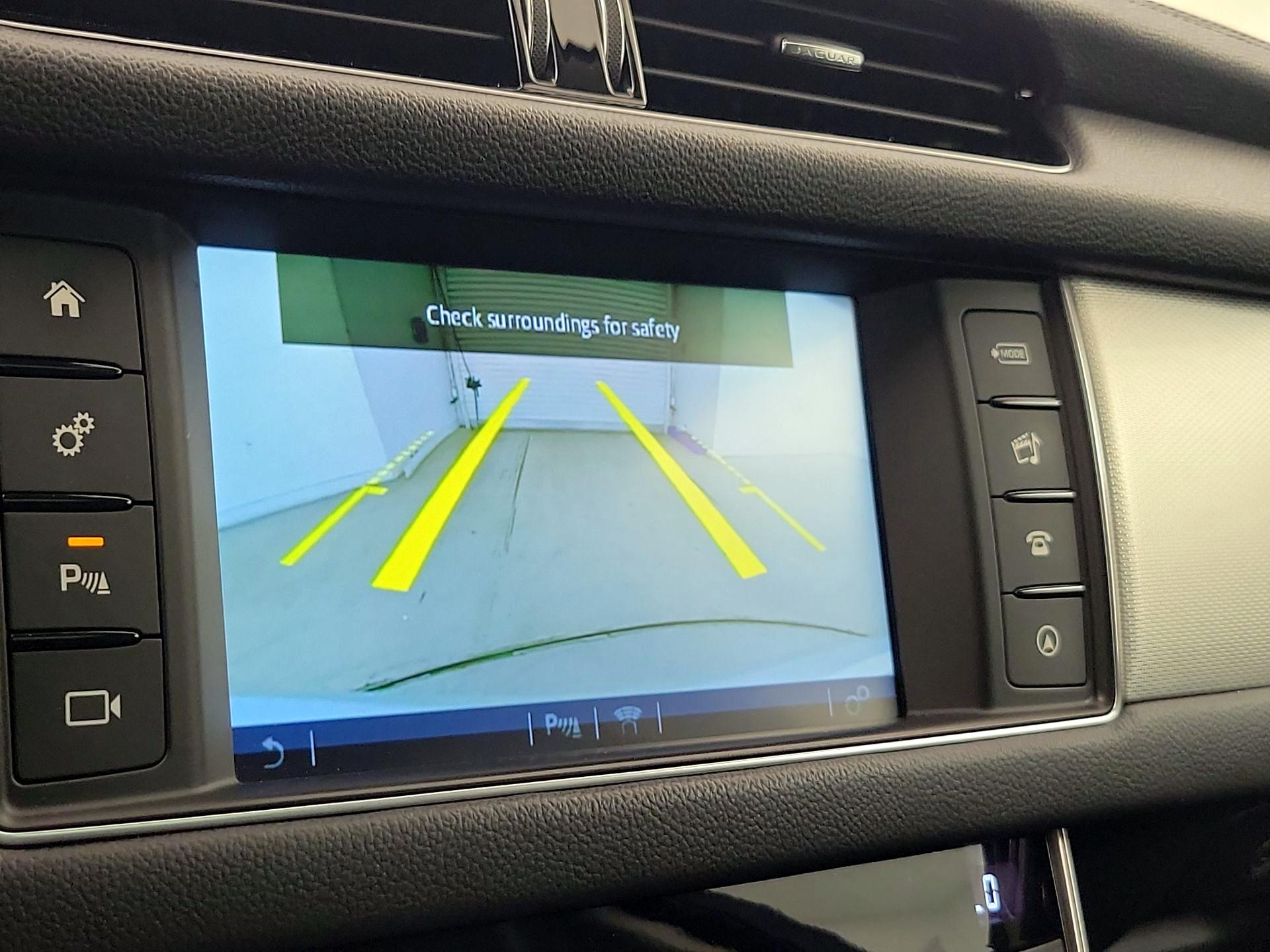 Thumbnail: 2016 Jaguar XF - 14