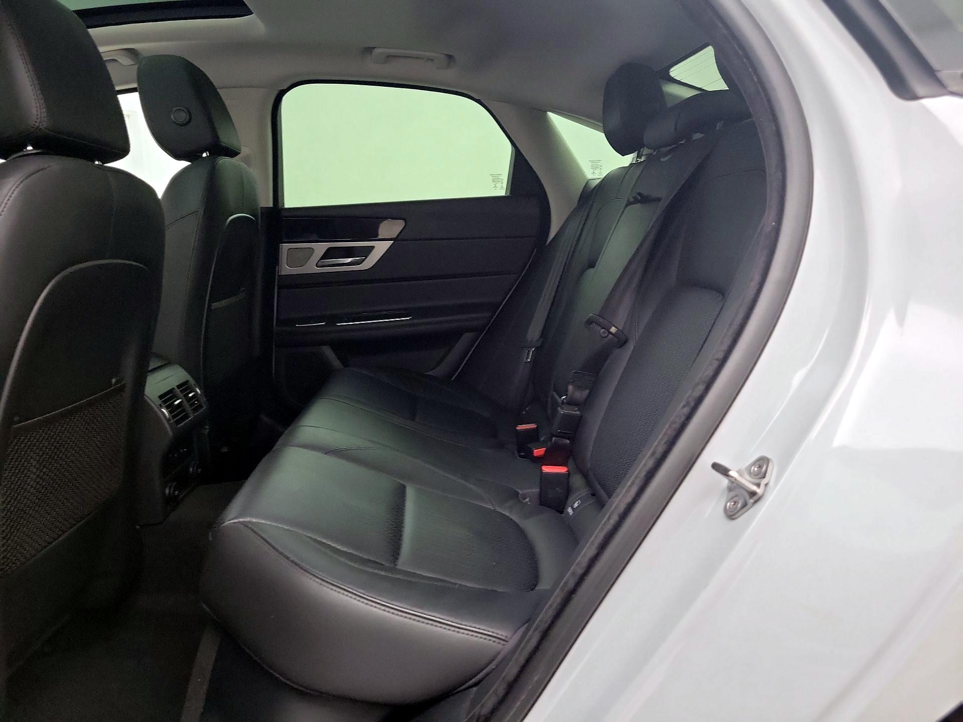 Thumbnail: 2016 Jaguar XF - 20