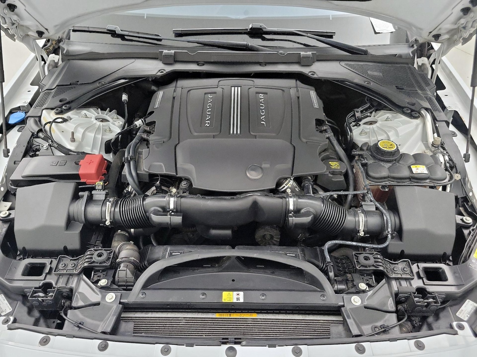 2016 Jaguar XF Prestige - Photo 23