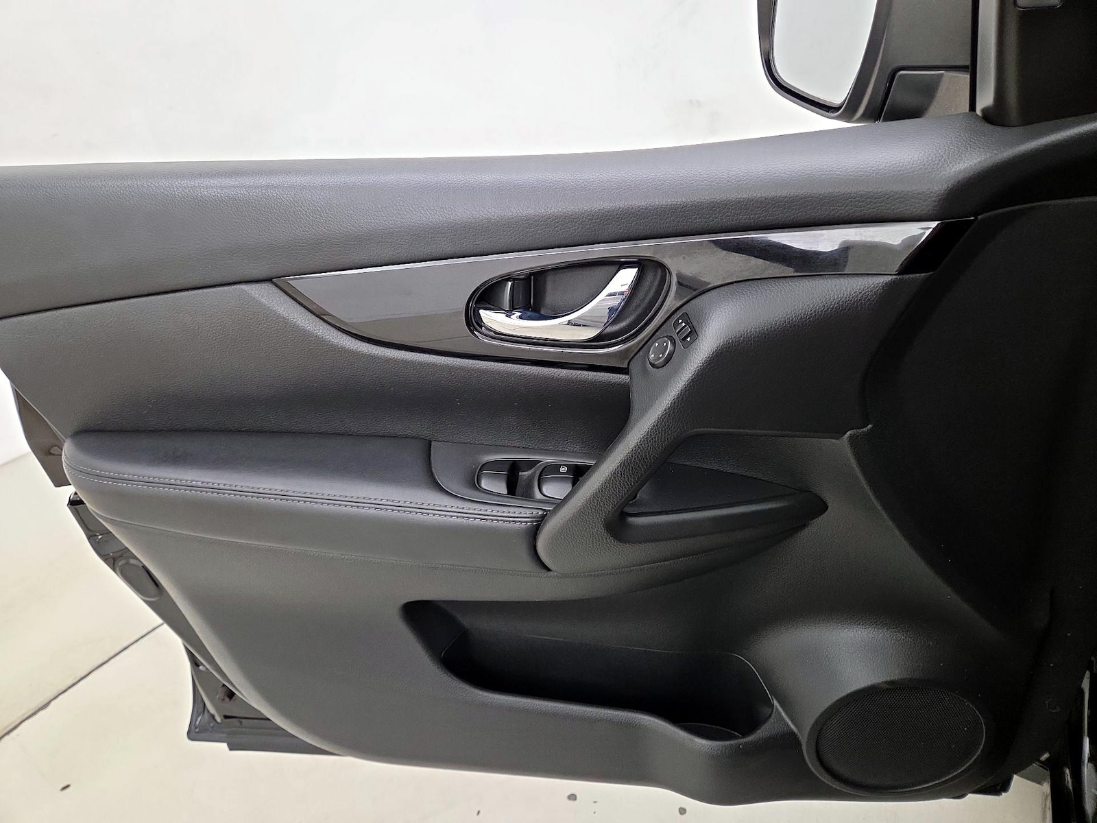 2017 Nissan Rogue Sport SV - Photo 13