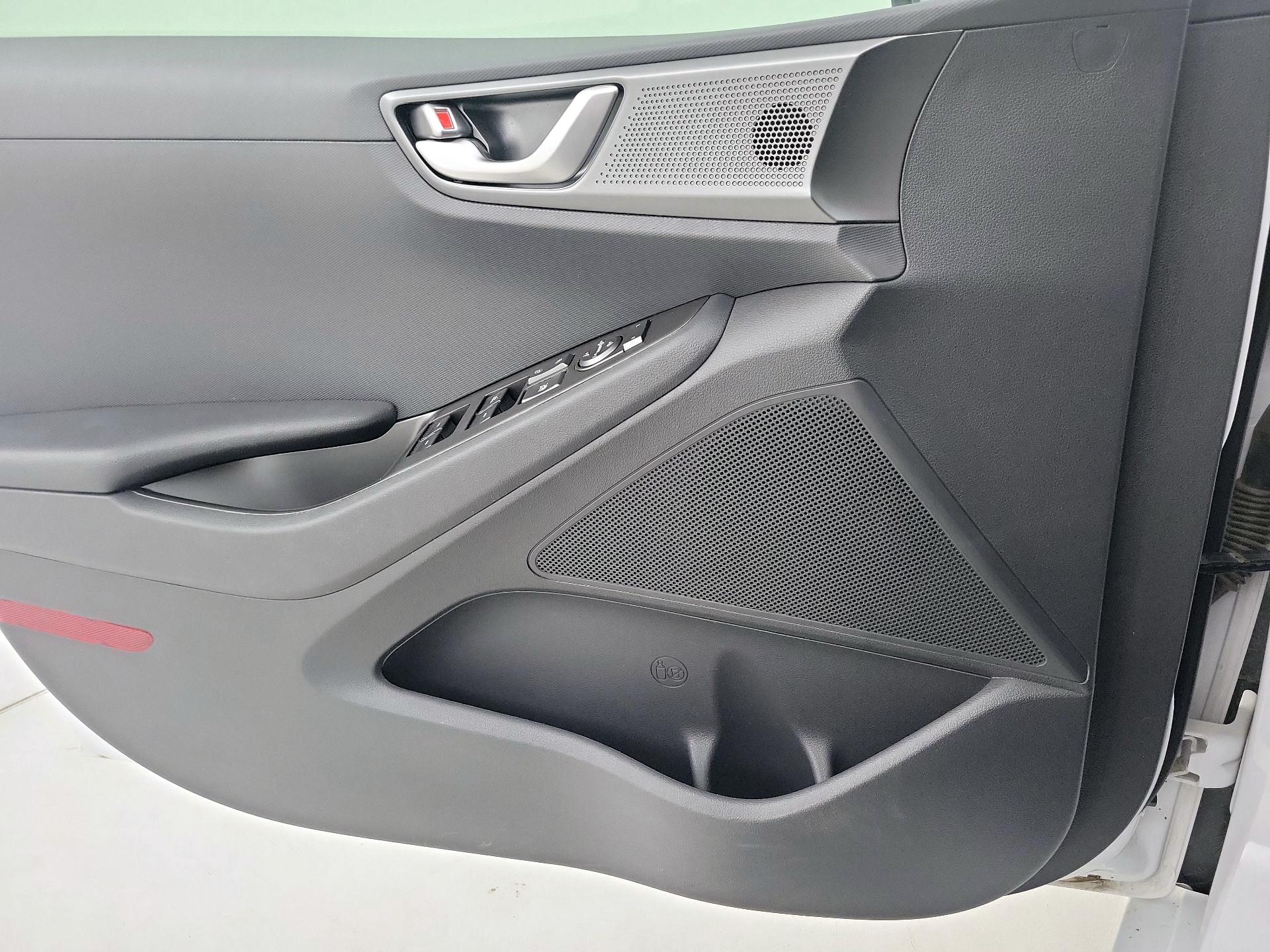 Thumbnail: 2021 Hyundai Ioniq - 12