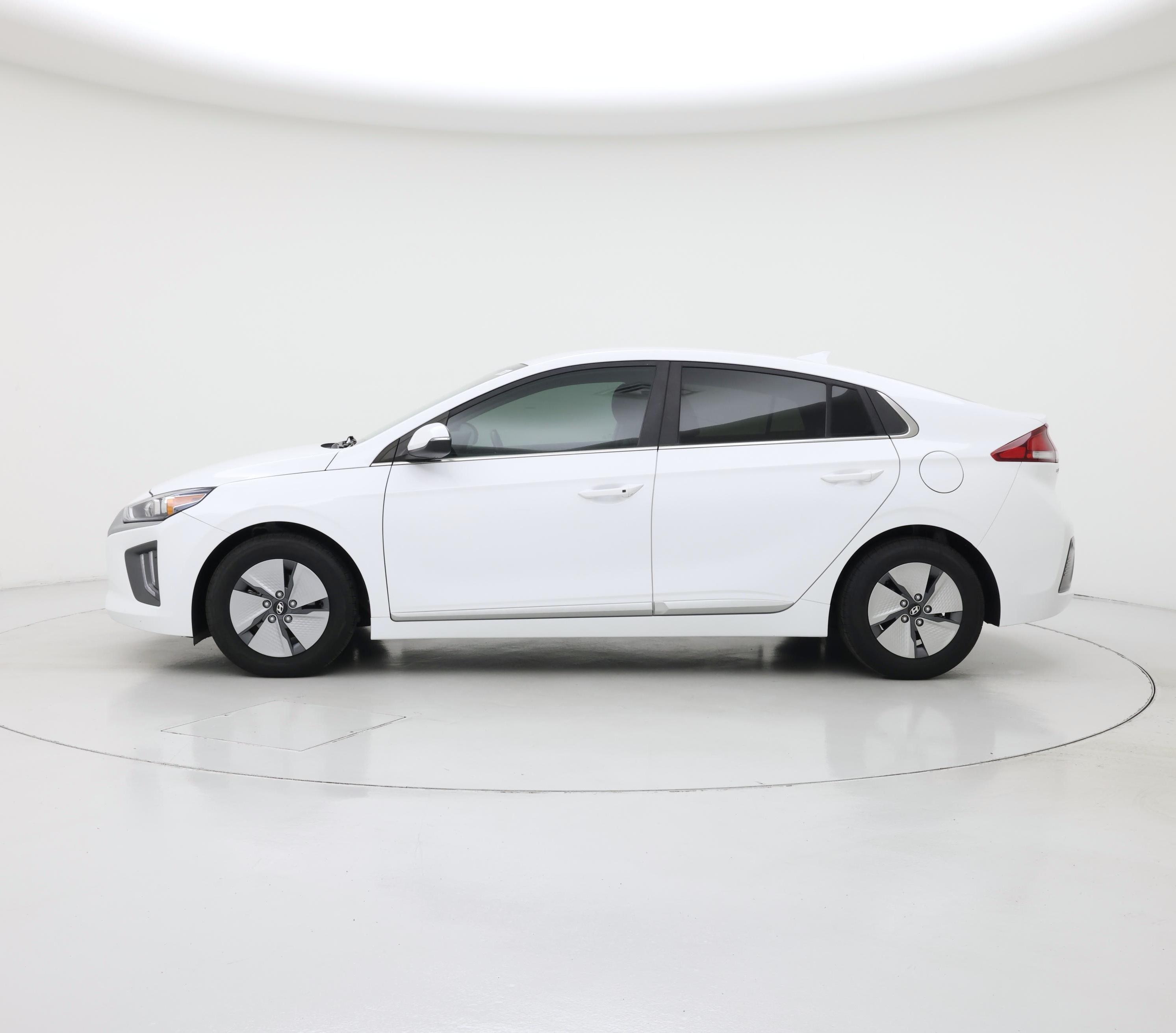 Thumbnail: 2021 Hyundai Ioniq - 3
