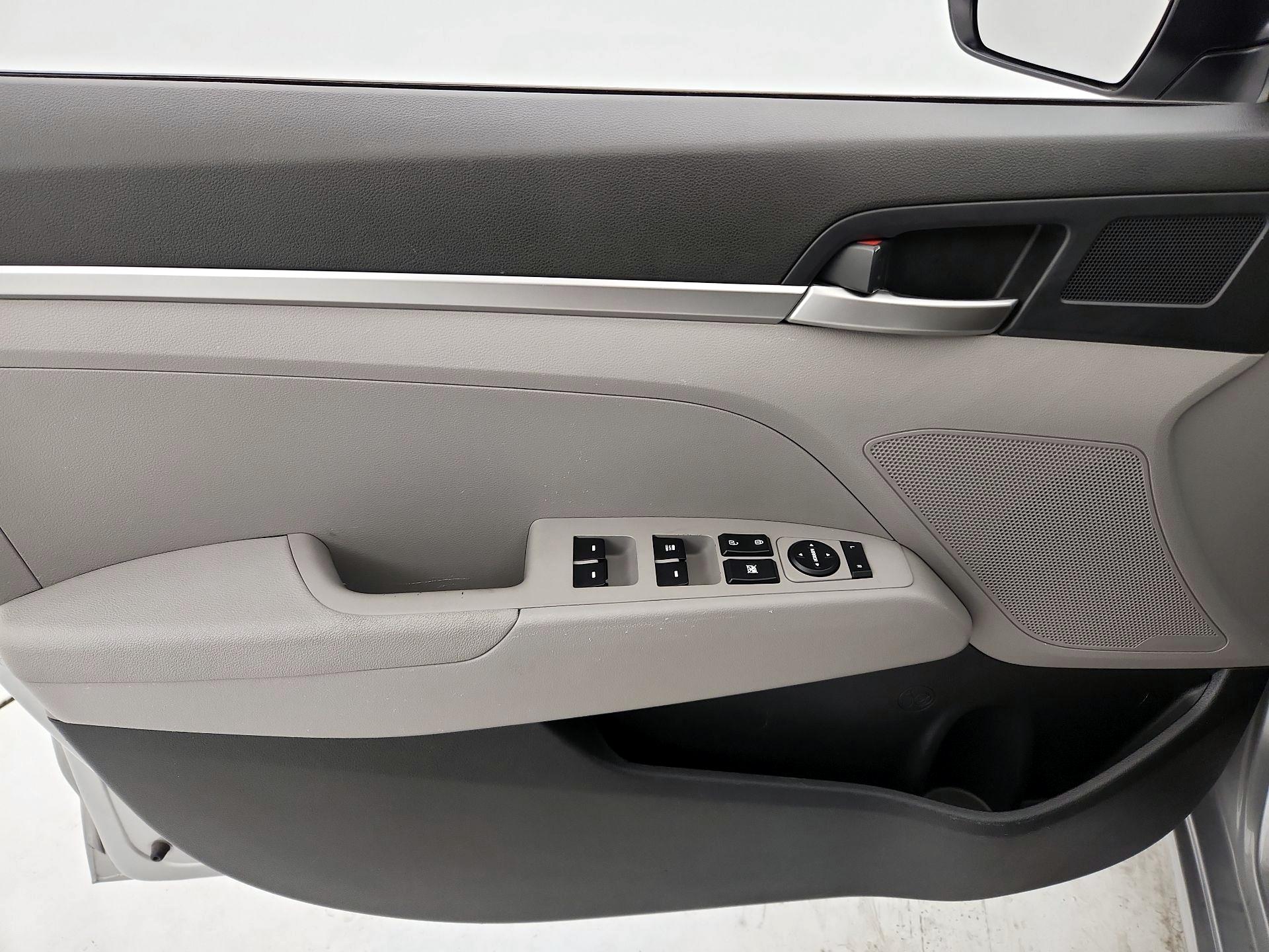 Thumbnail: 2020 Hyundai Elantra - 12