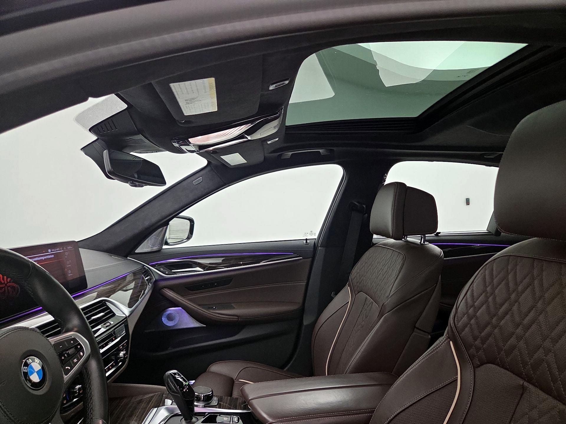 Thumbnail: 2021 BMW 5 Series - 20