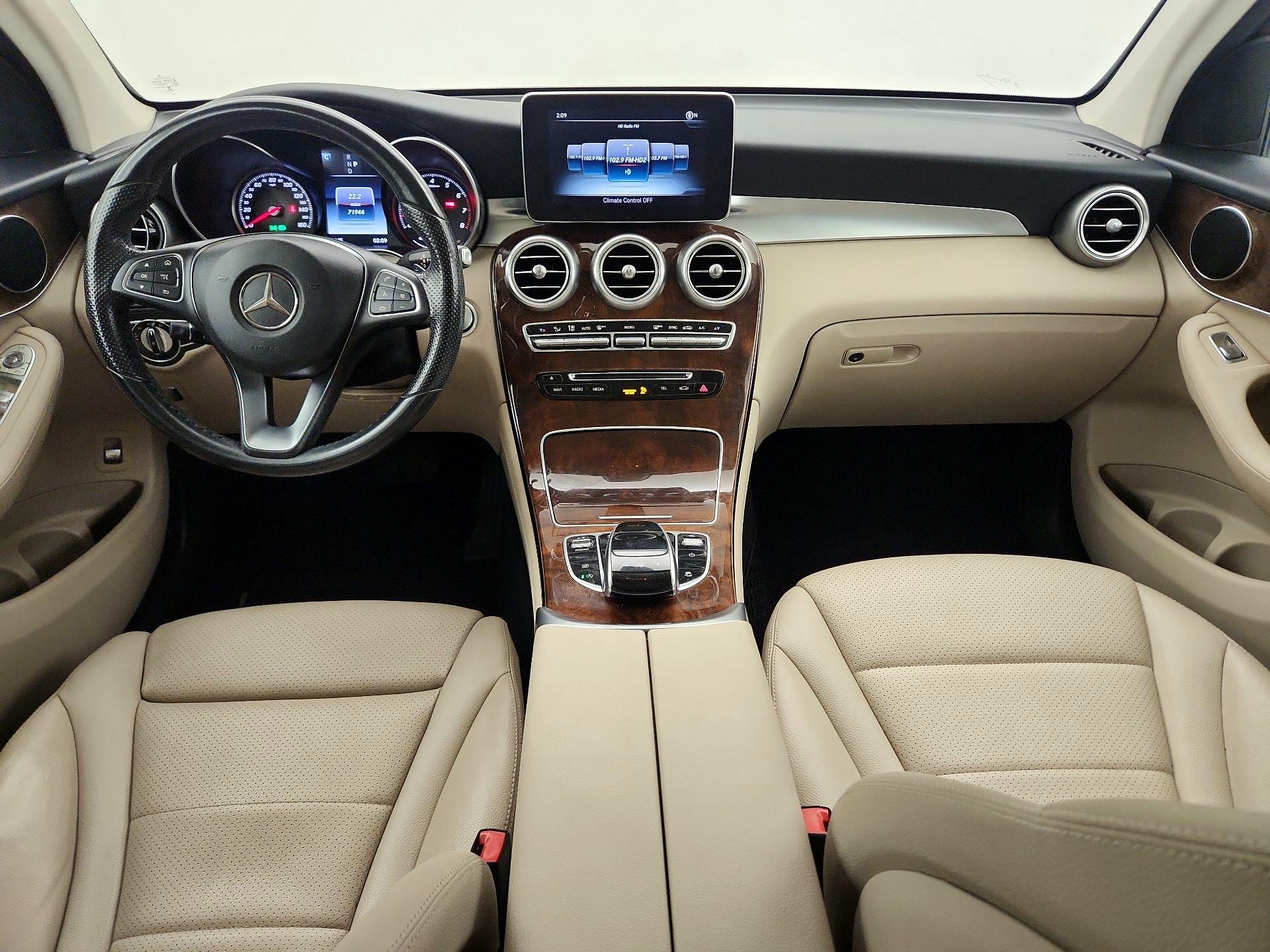 Thumbnail: 2016 Mercedes-Benz GLC - 9