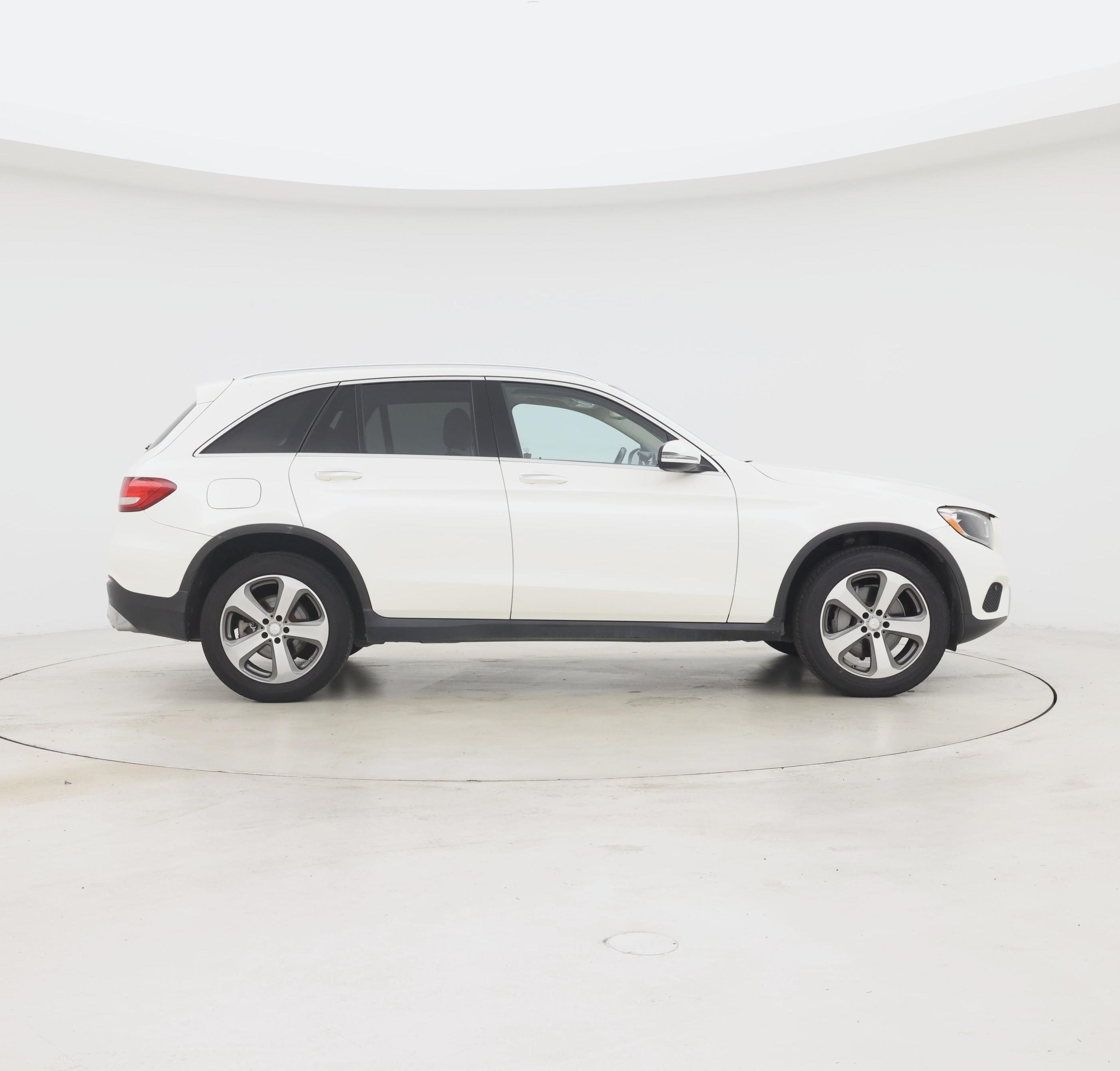 Thumbnail: 2016 Mercedes-Benz GLC - 7
