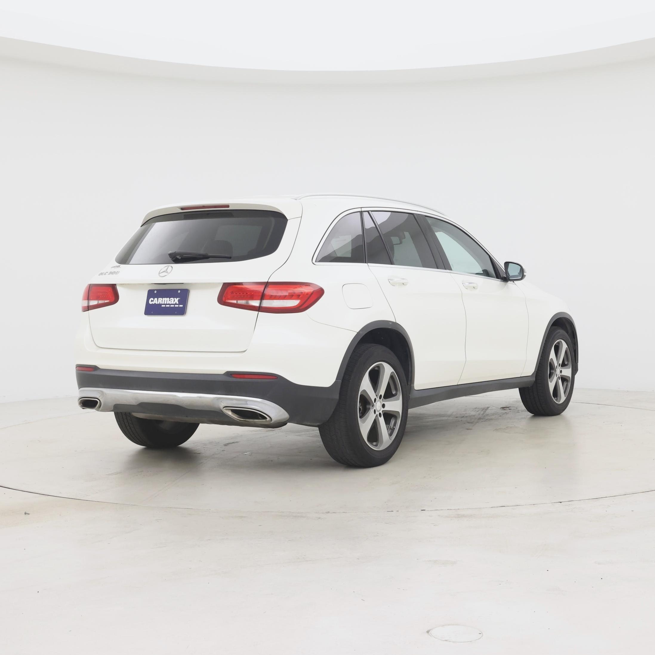 Thumbnail: 2016 Mercedes-Benz GLC - 8
