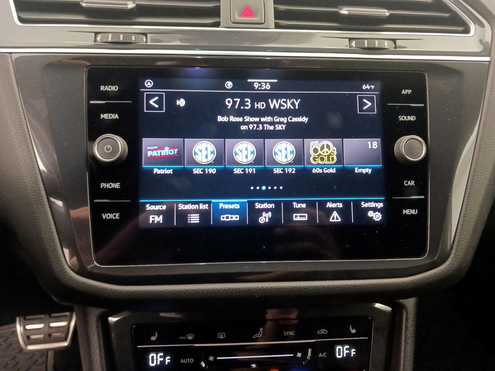 2022 Volkswagen Tiguan SE R-LINE BLACK - Photo 16