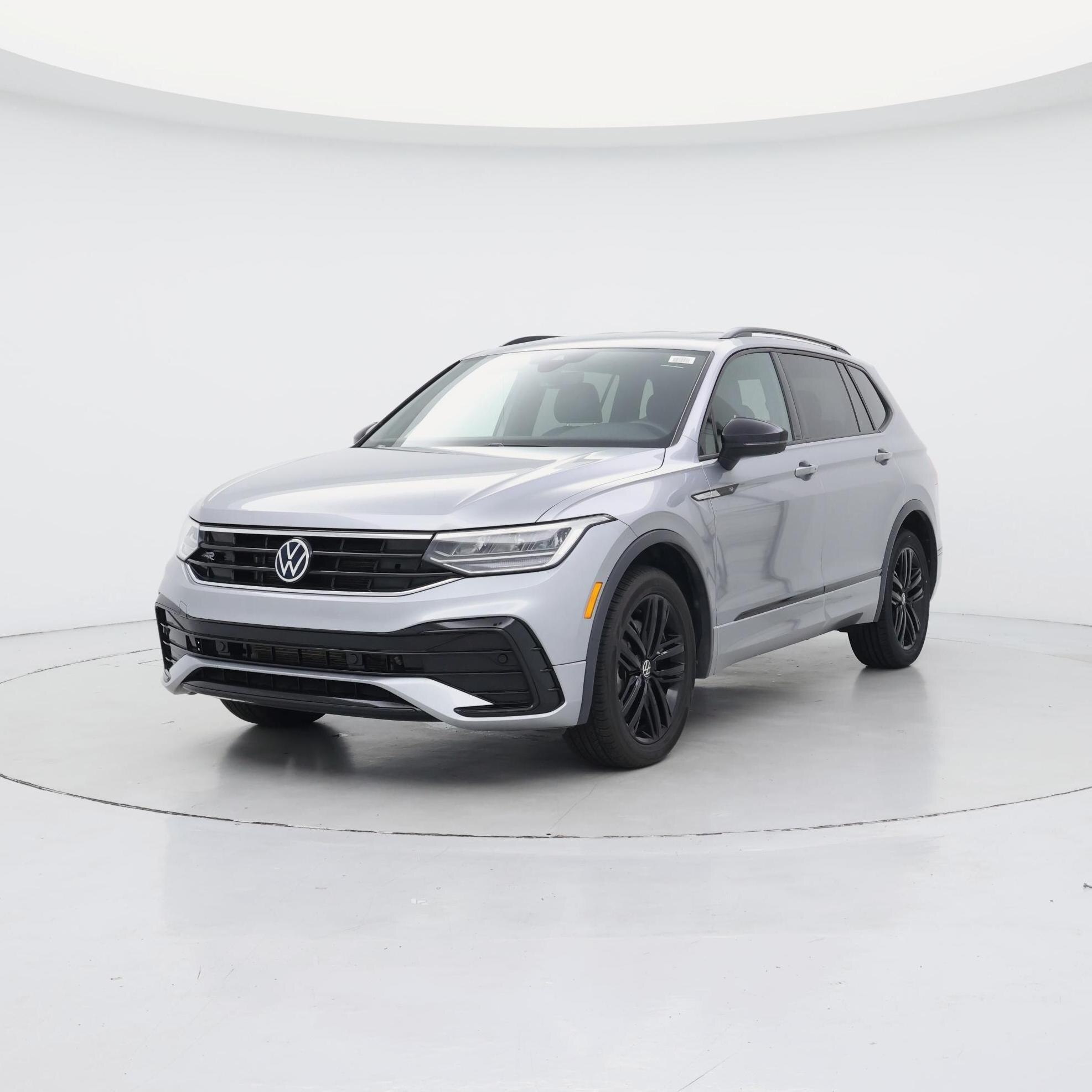 Thumbnail: 2022 Volkswagen Tiguan - 4