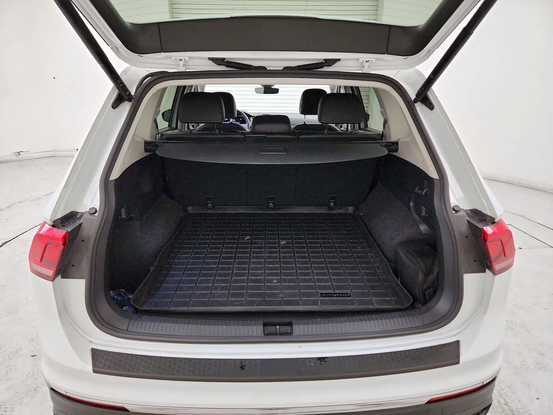 Thumbnail: 2022 Volkswagen Tiguan - 20
