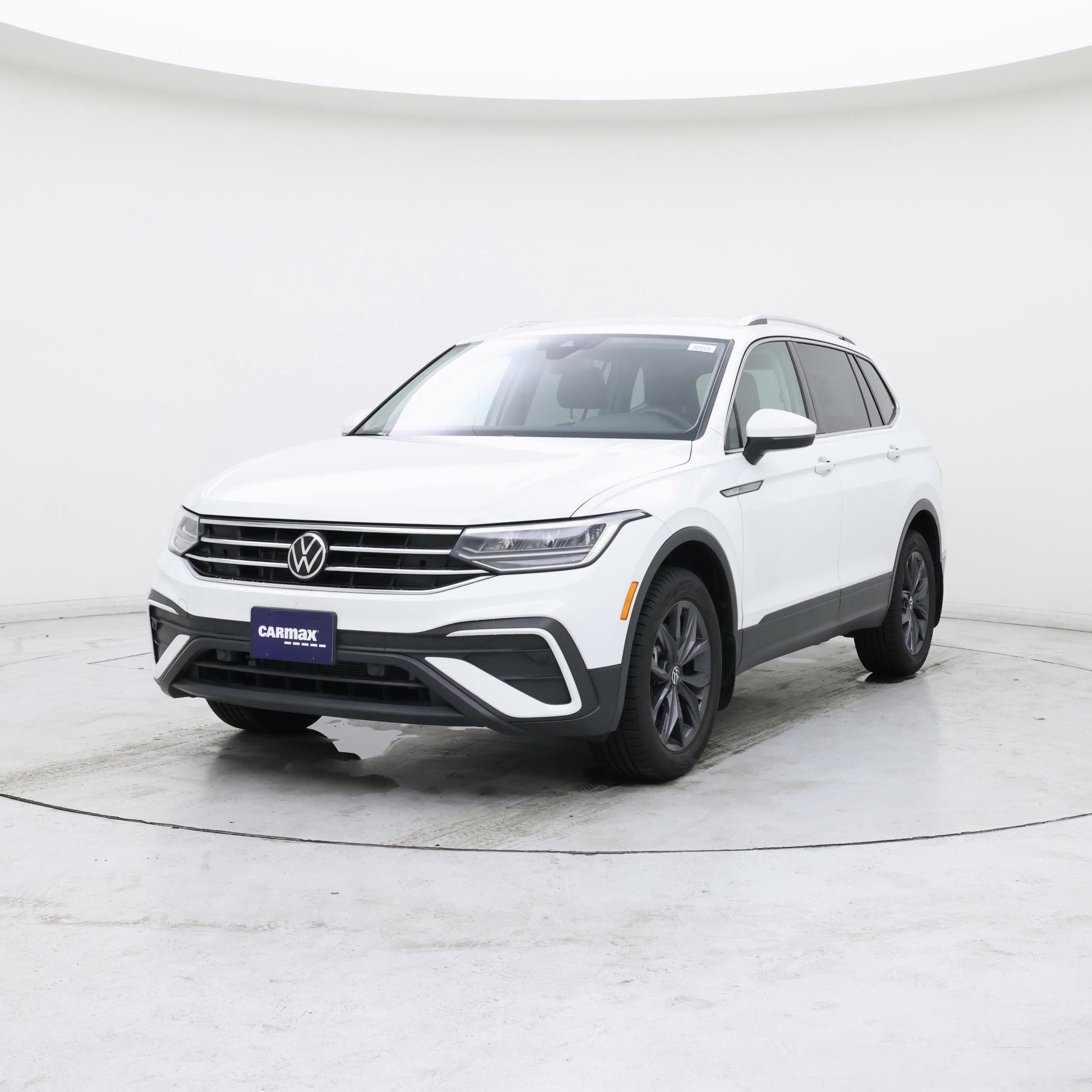Thumbnail: 2022 Volkswagen Tiguan - 4