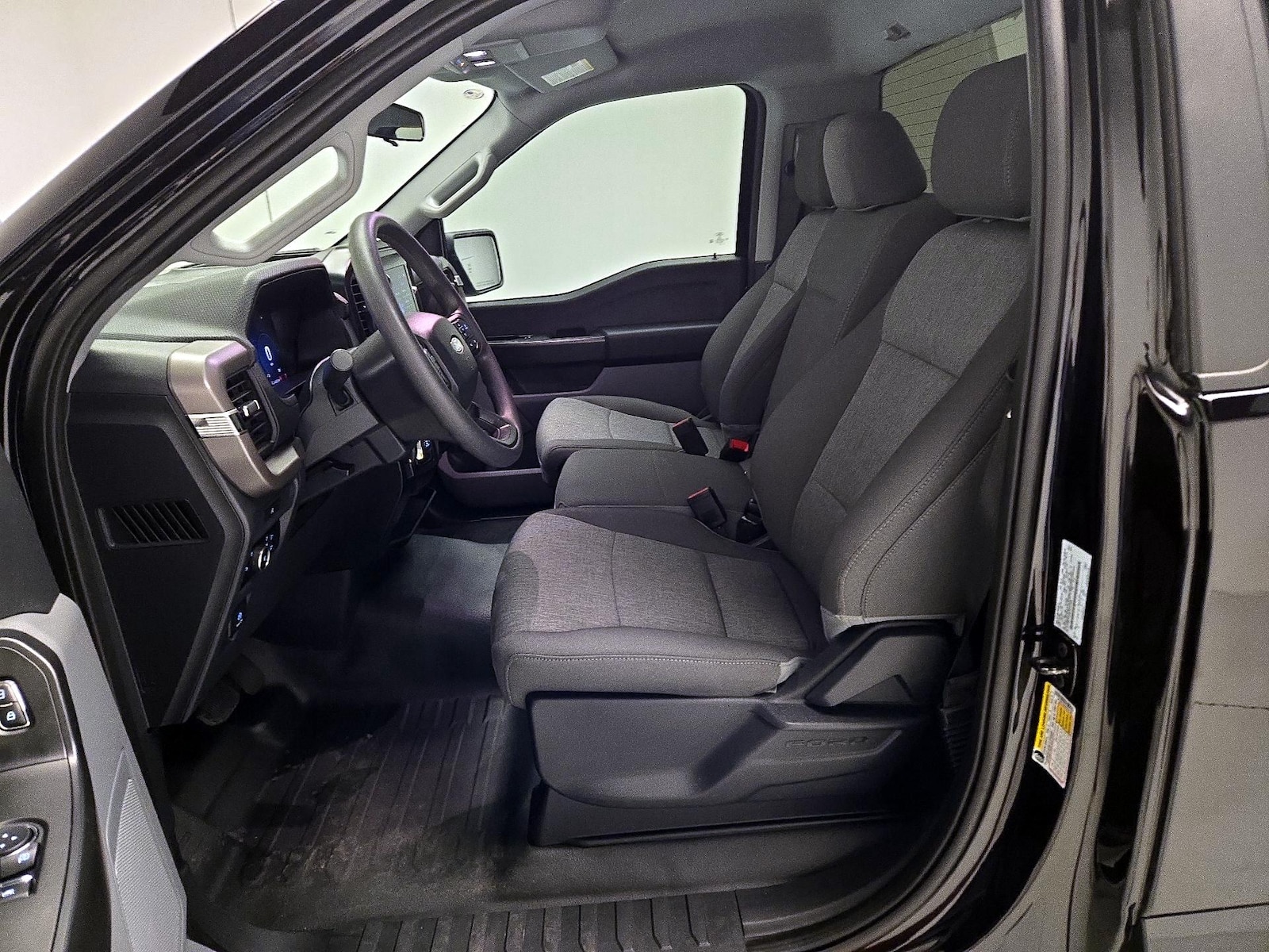 2025 Ford F-150 XL - Photo 12