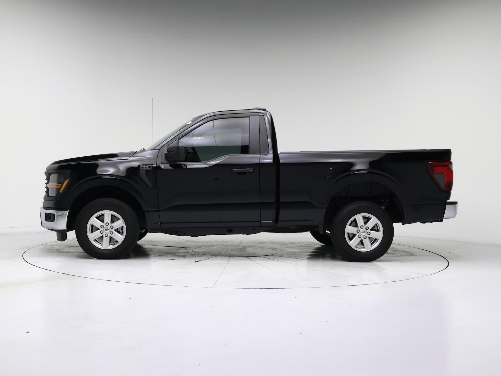 2025 Ford F-150 XL - Photo 4