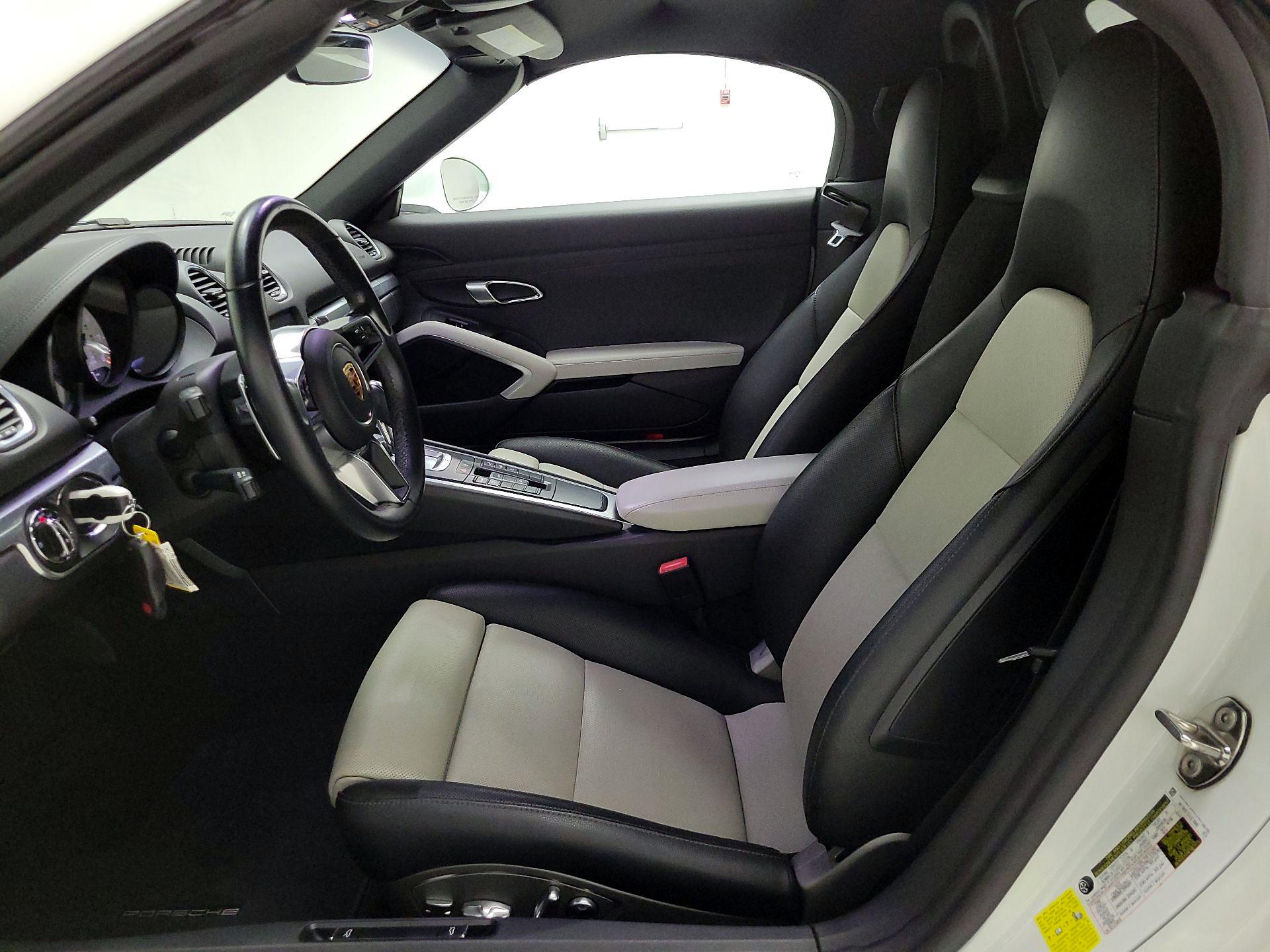 Thumbnail: 2020 Porsche 718 Boxster - 11