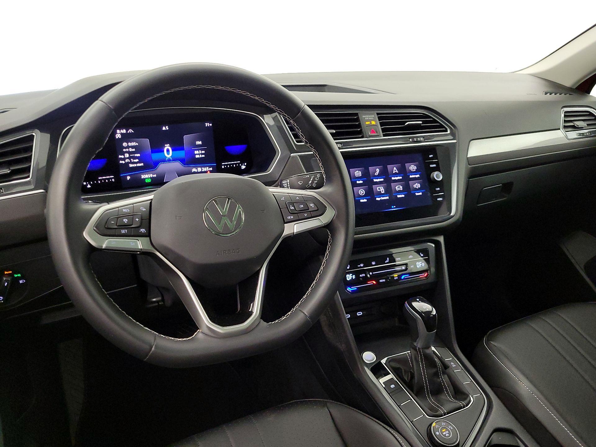 Thumbnail: 2022 Volkswagen Tiguan - 9