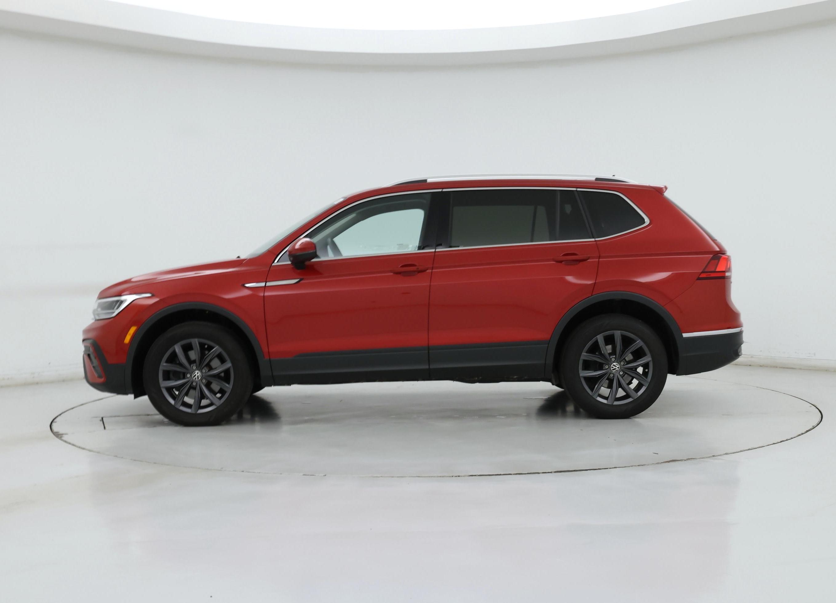 Thumbnail: 2022 Volkswagen Tiguan - 3