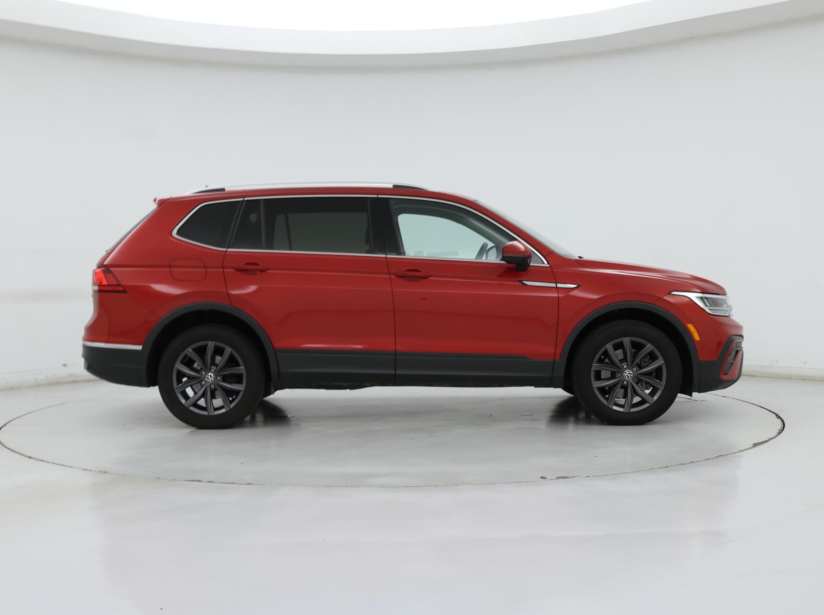 Thumbnail: 2022 Volkswagen Tiguan - 7