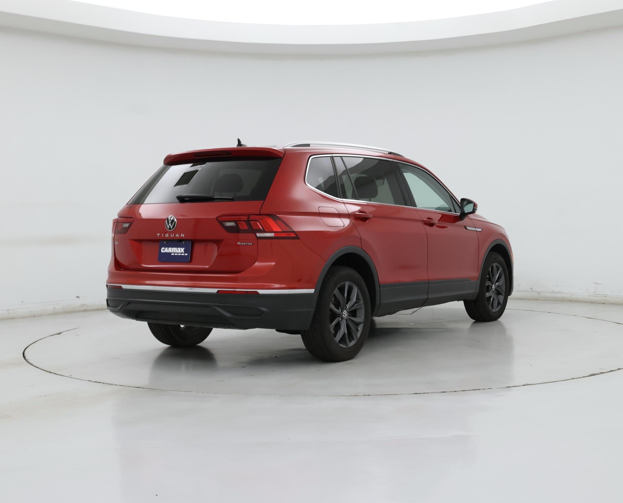 Thumbnail: 2022 Volkswagen Tiguan - 8