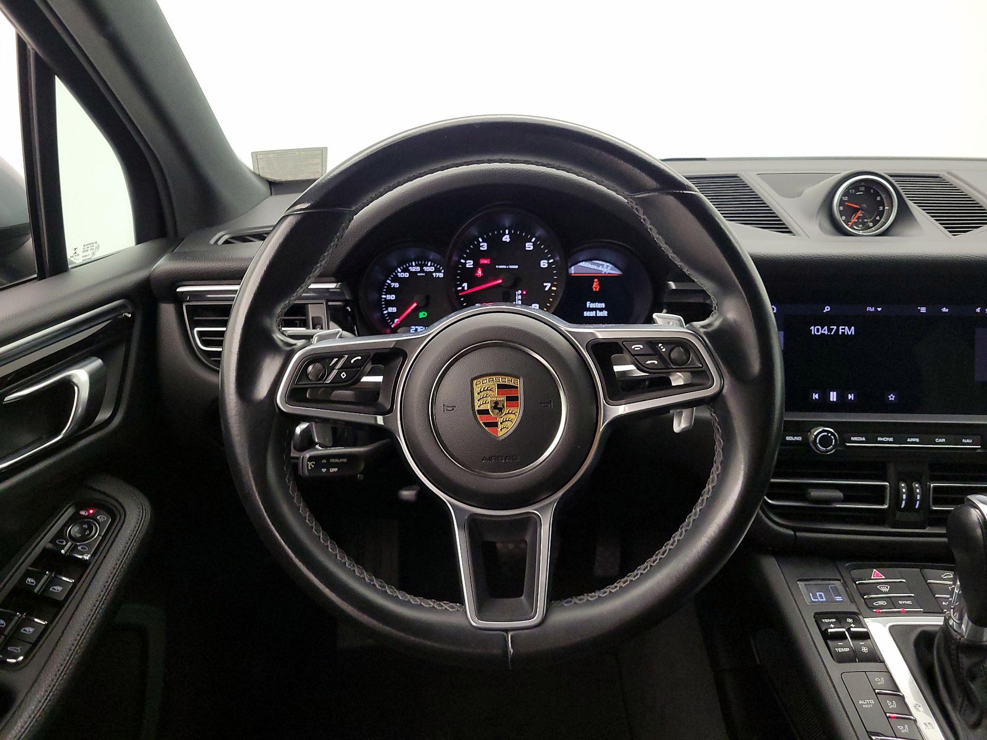 Thumbnail: 2021 Porsche Macan - 10