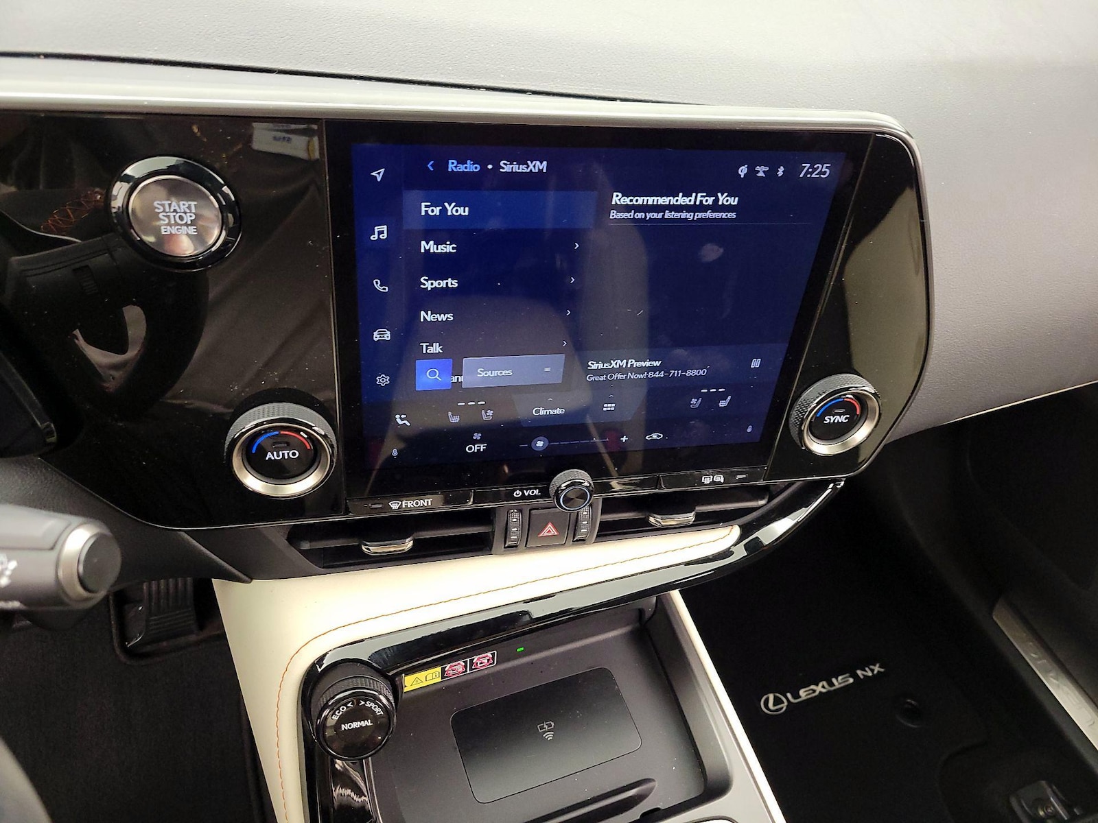 2024 Lexus NX 250 - Photo 16