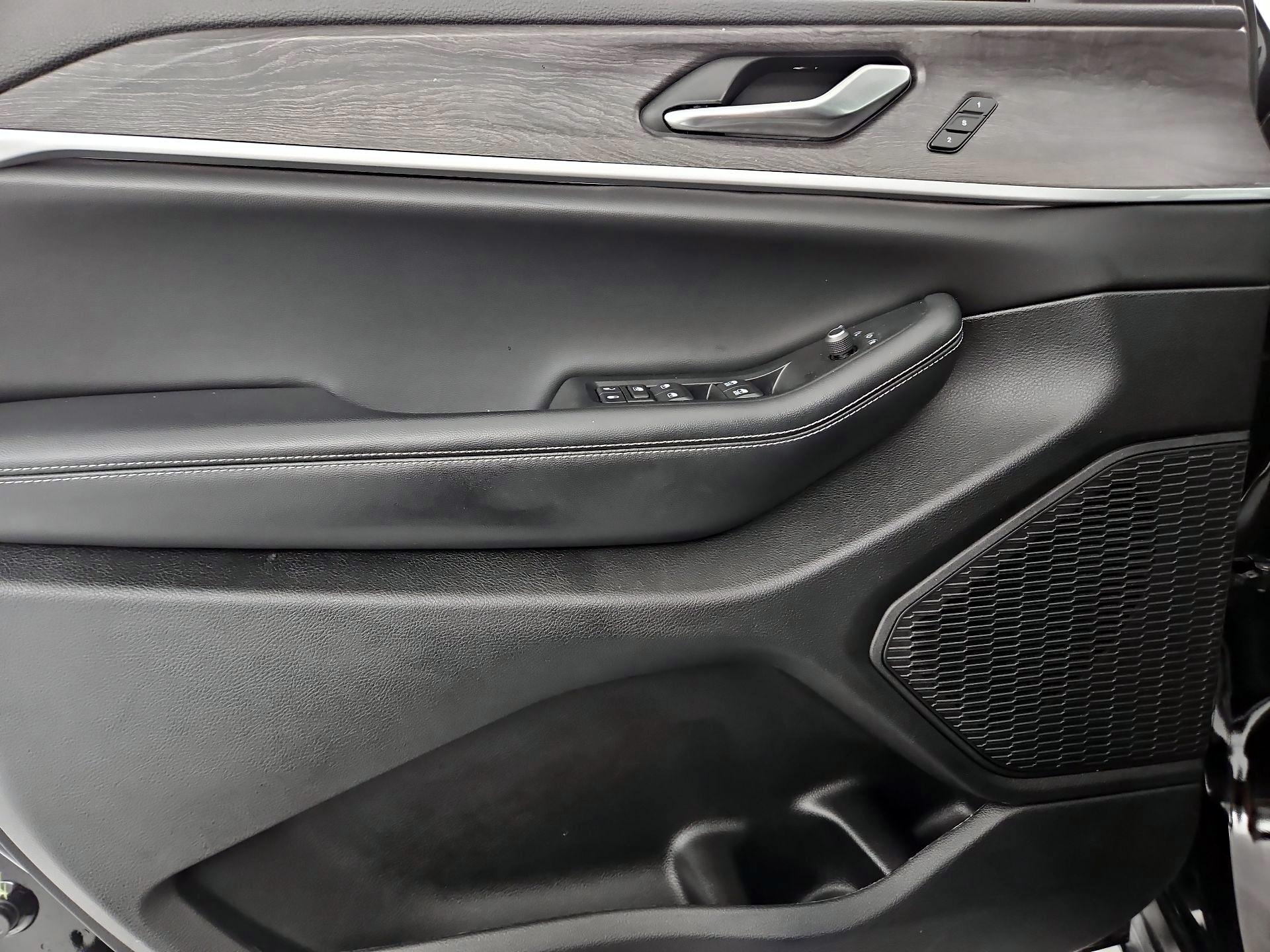 Thumbnail: 2023 Jeep Grand Cherokee - 10