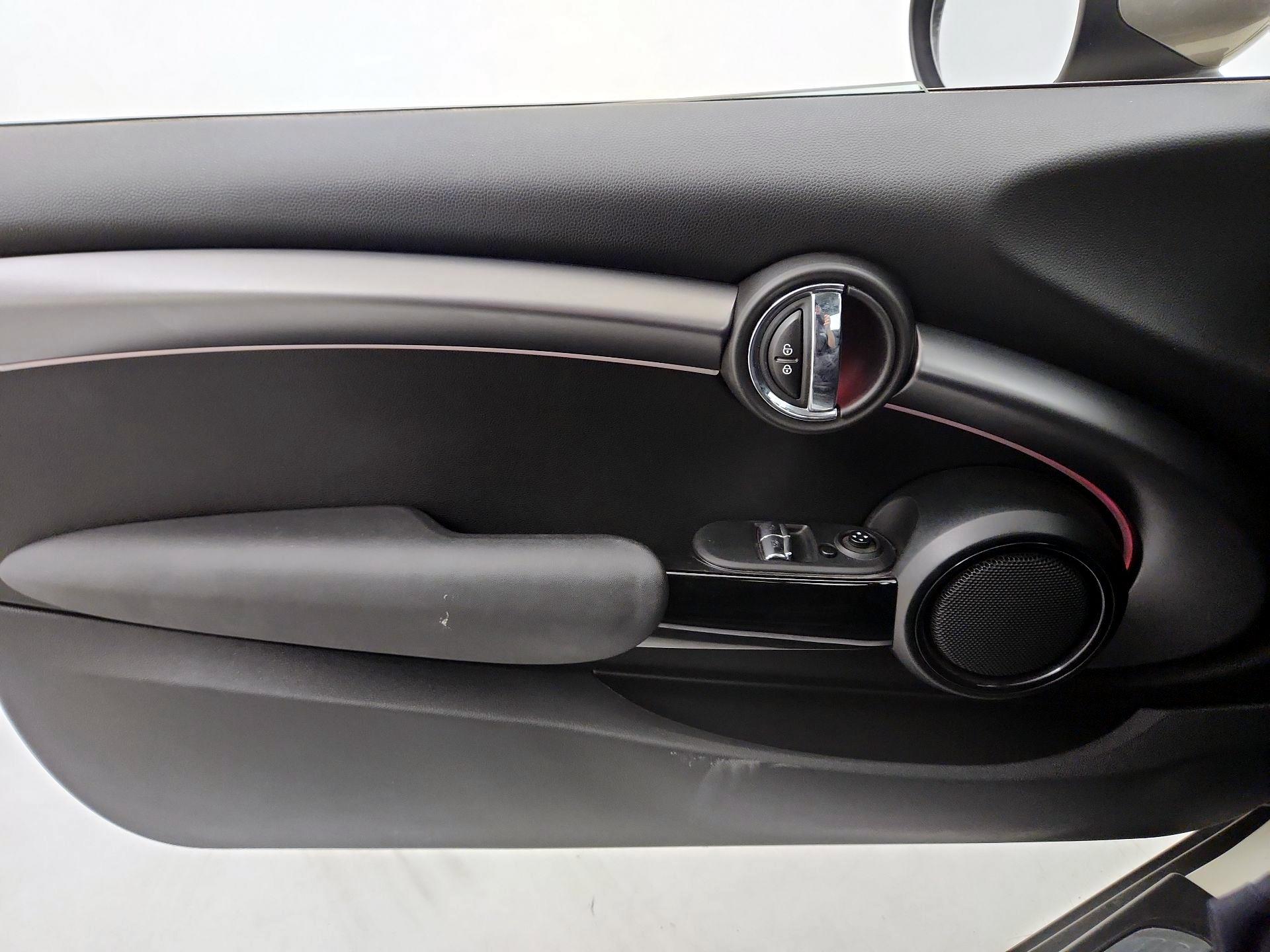 Thumbnail: 2022 MINI Cooper Hardtop - 12