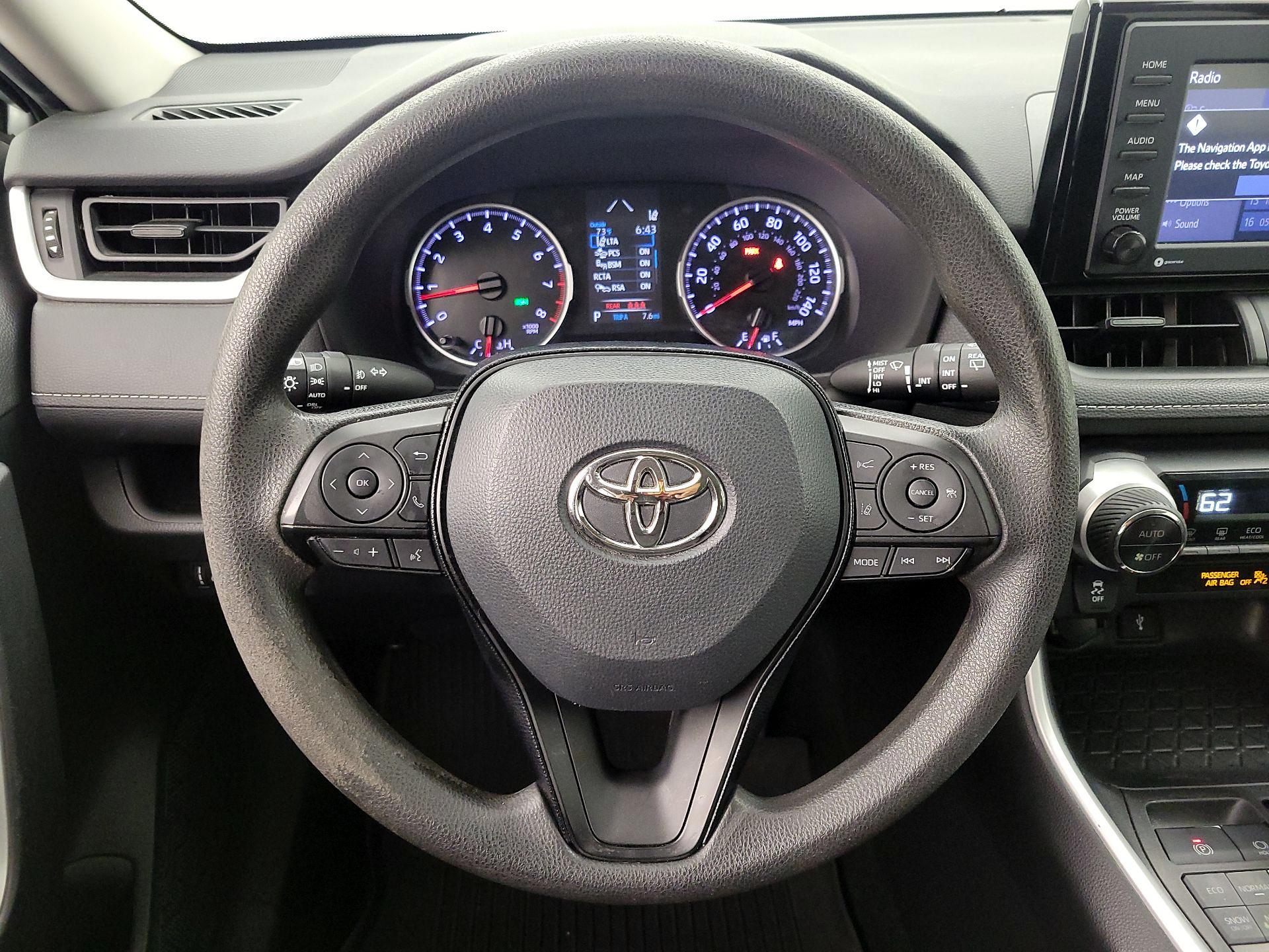 Thumbnail: 2021 Toyota RAV4 - 10