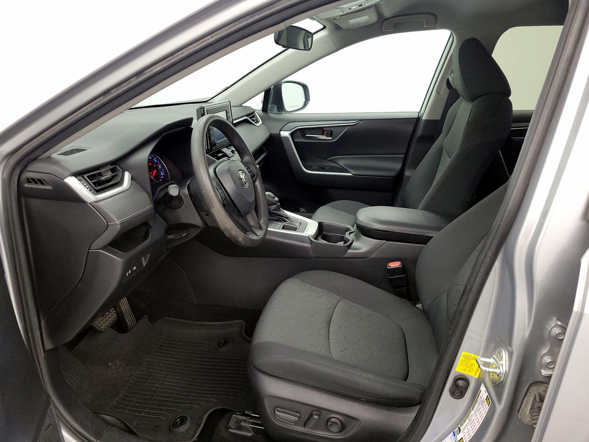 Thumbnail: 2021 Toyota RAV4 - 11
