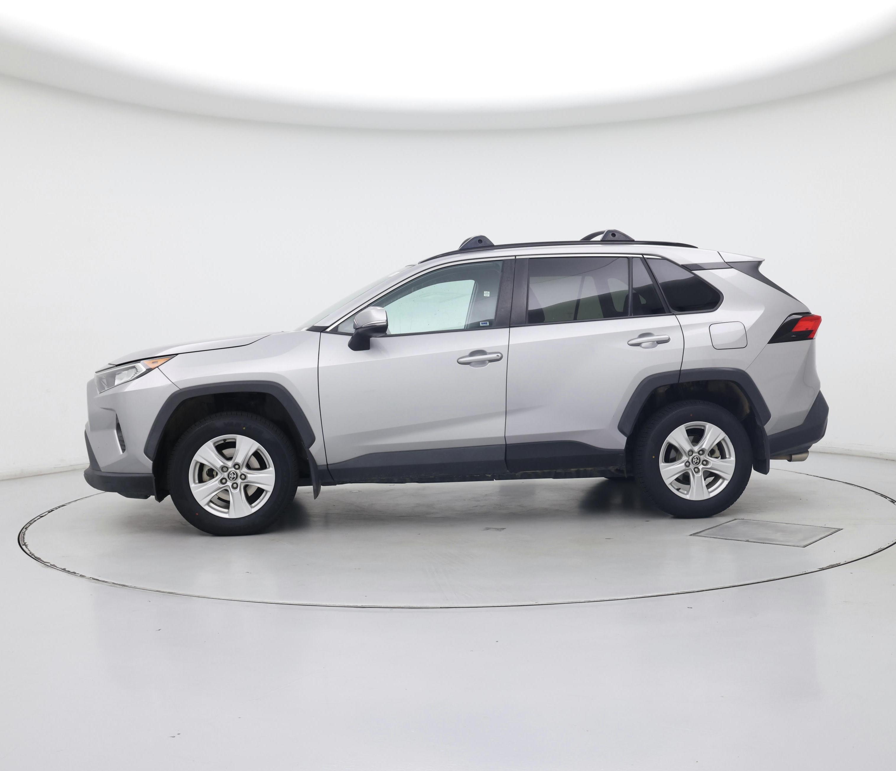 Thumbnail: 2021 Toyota RAV4 - 3