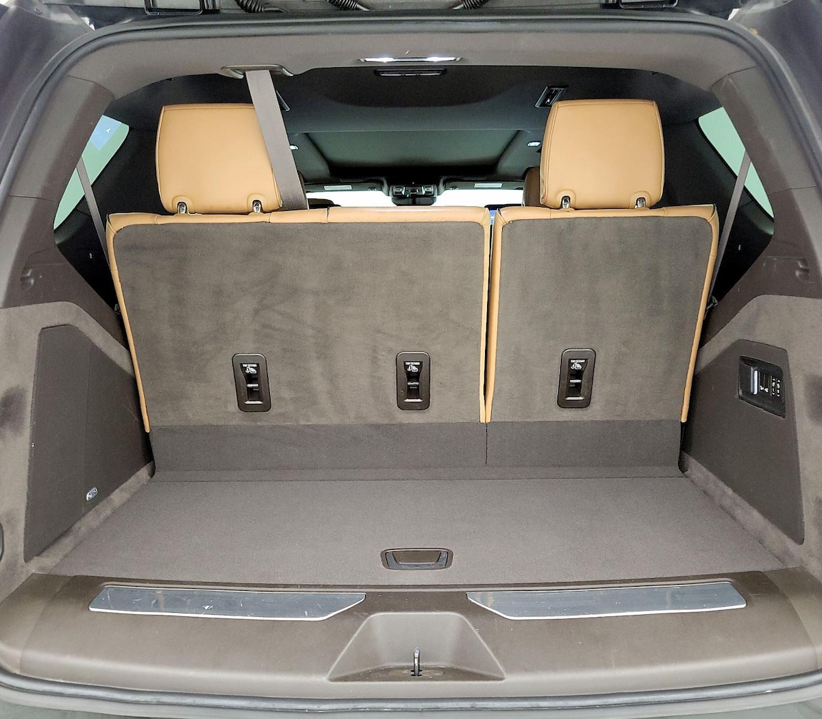 Trunk/Cargo (Seats Up)