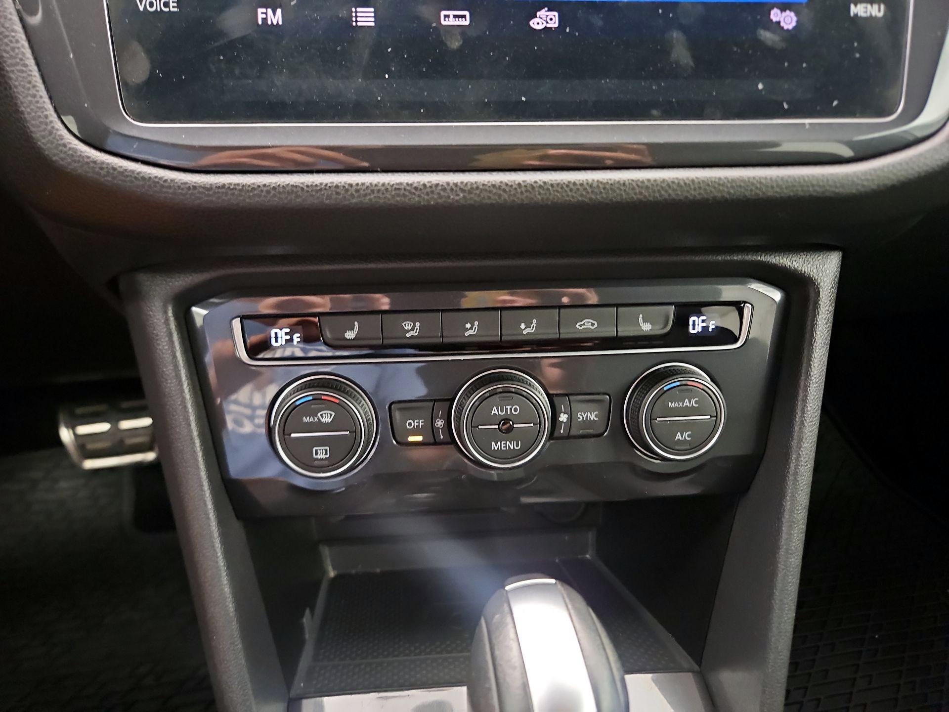 Thumbnail: 2020 Volkswagen Tiguan - 12