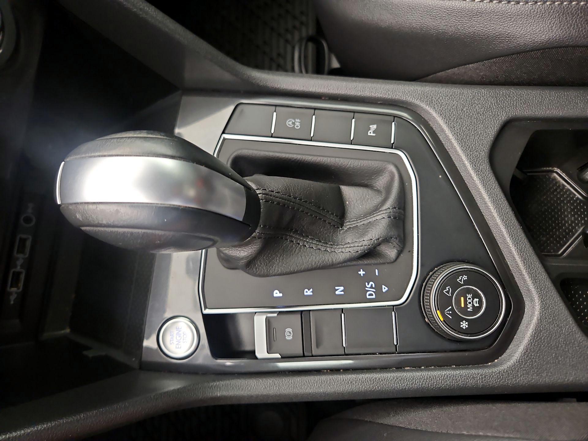 Thumbnail: 2020 Volkswagen Tiguan - 13