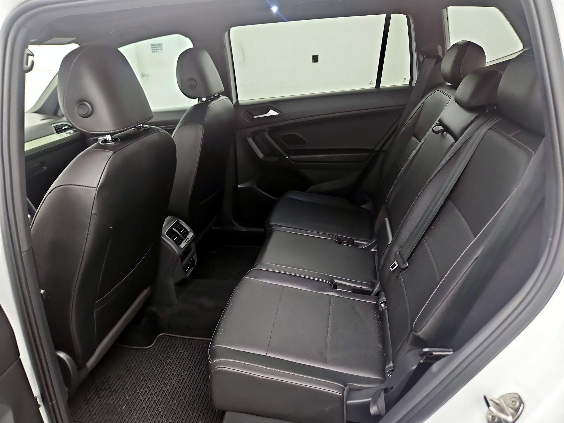 Thumbnail: 2020 Volkswagen Tiguan - 14