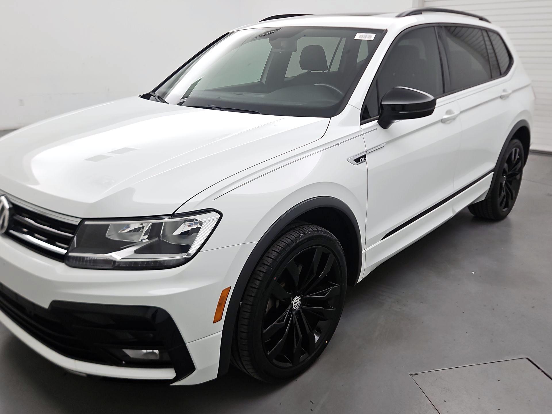 Thumbnail: 2020 Volkswagen Tiguan - 3