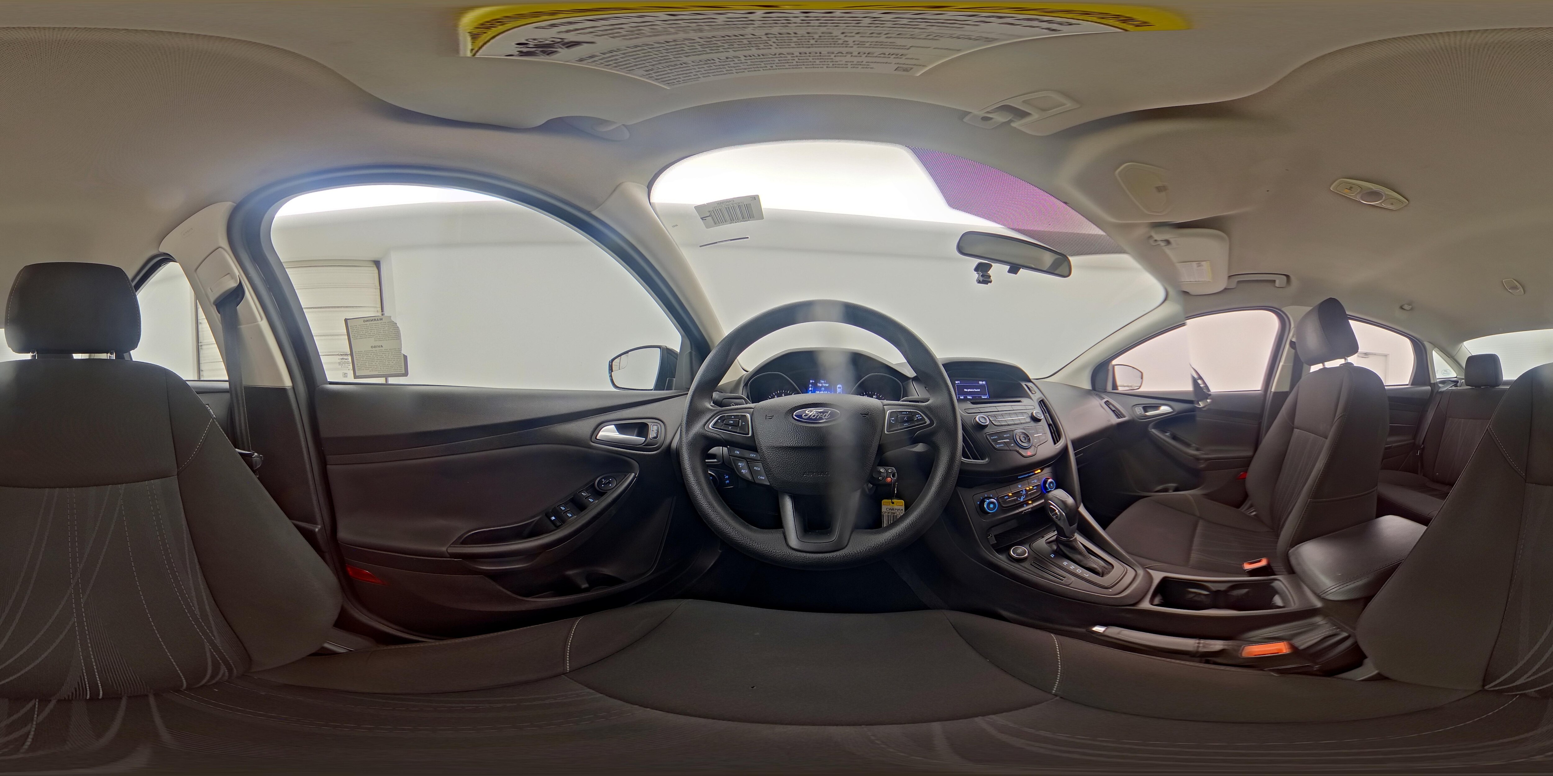 2015 Ford Focus SE - Photo 26