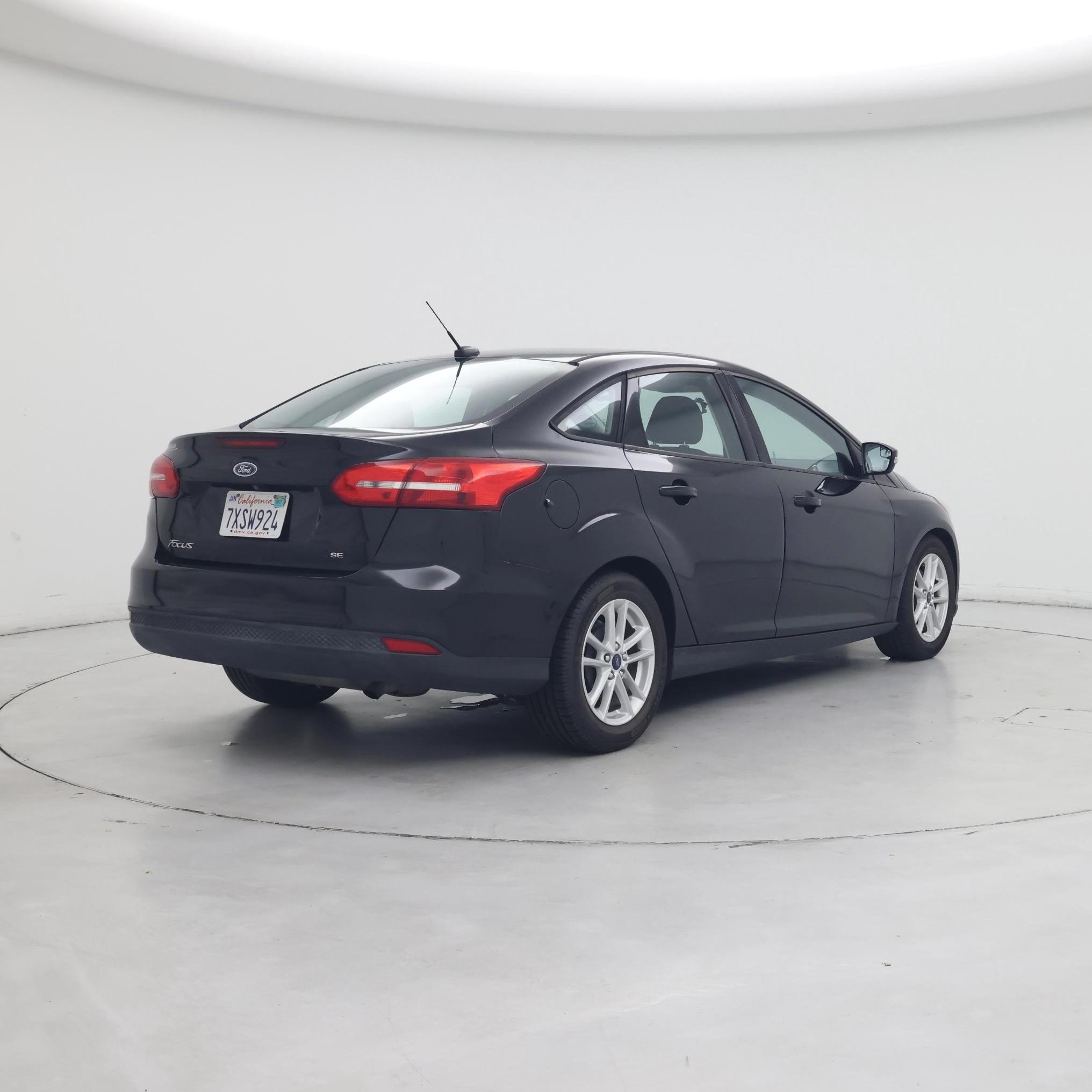 Thumbnail: 2015 Ford Focus - 8