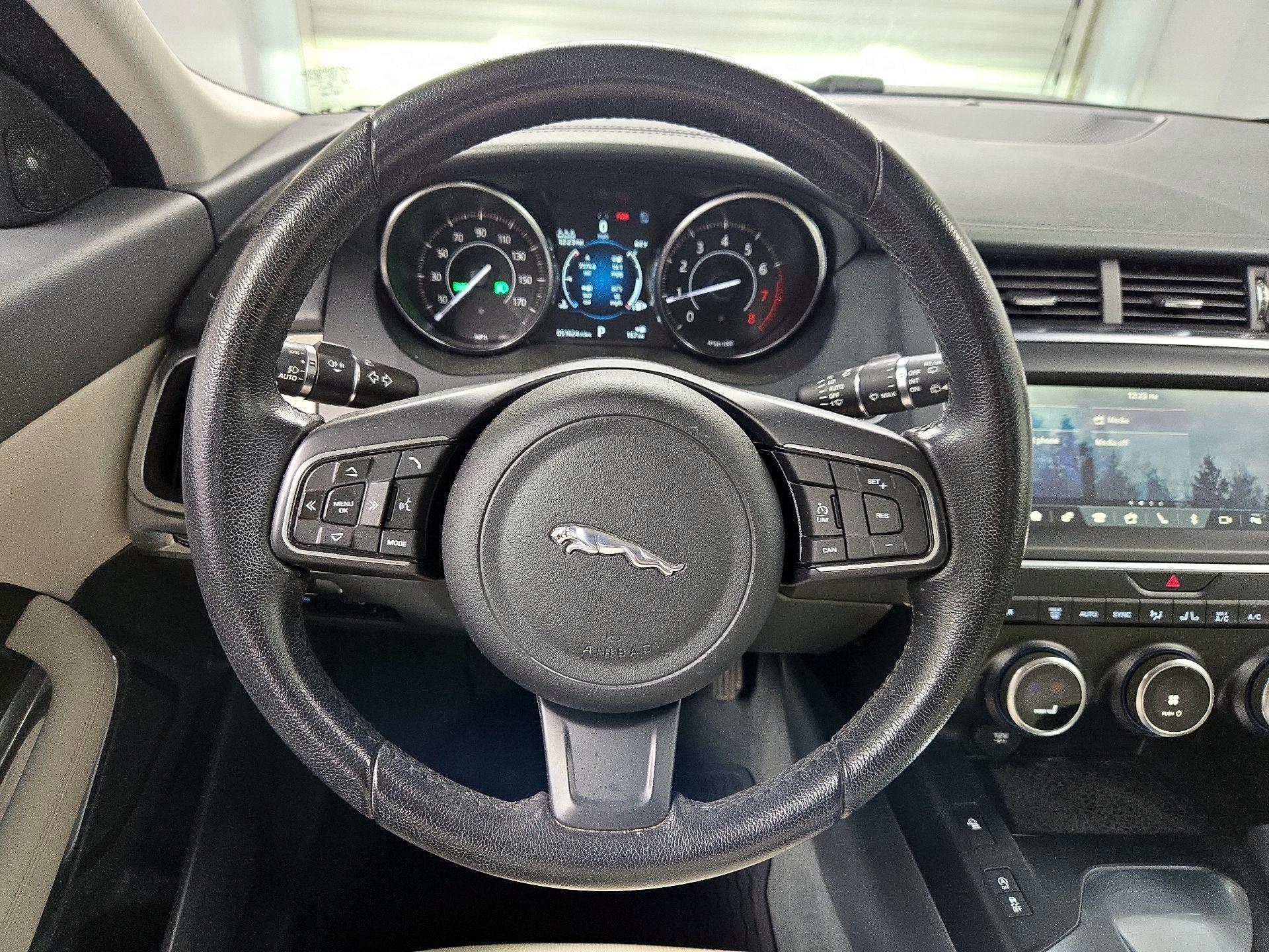 Thumbnail: 2020 Jaguar E-Pace - 10
