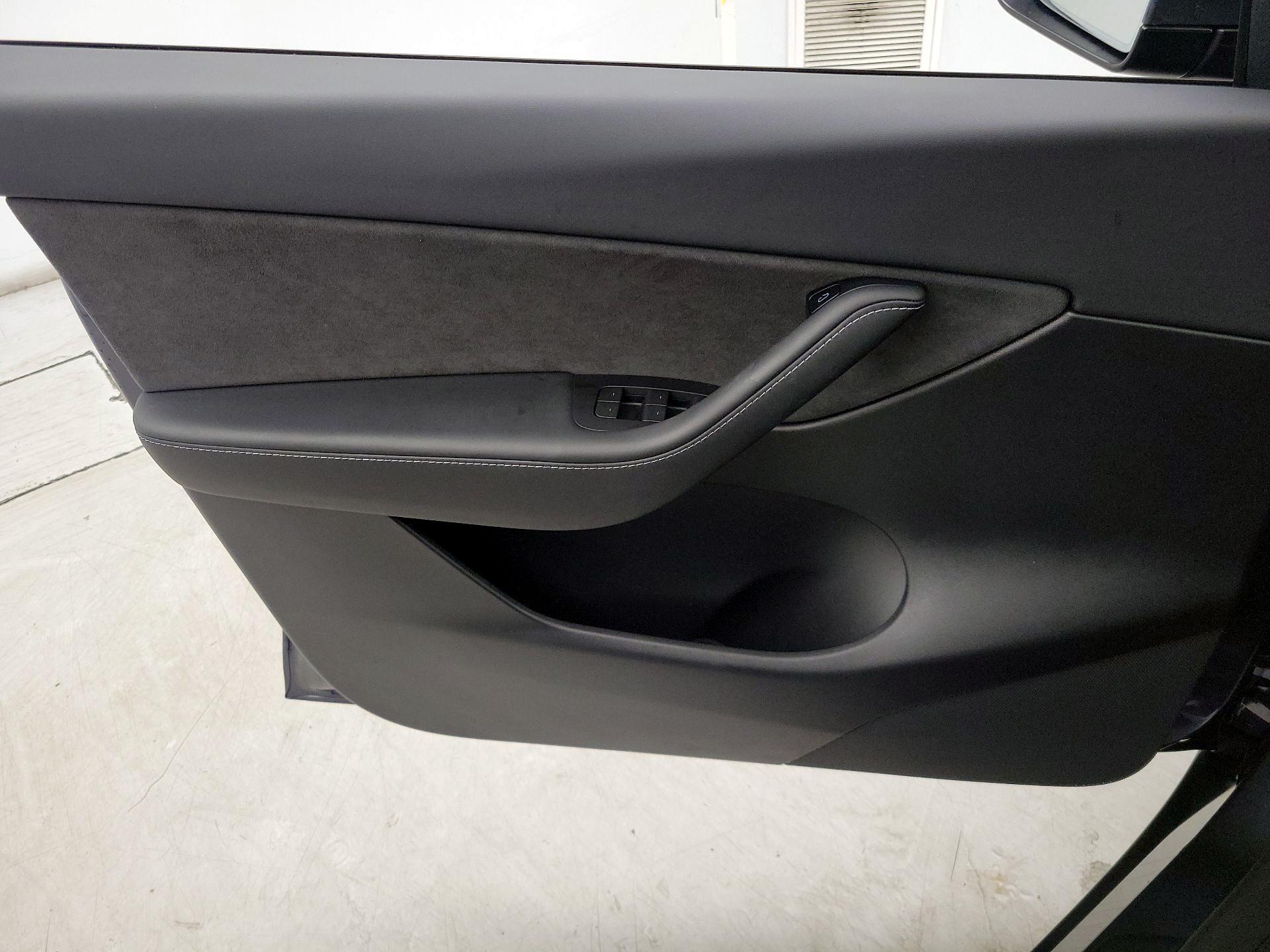 Thumbnail: 2022 Tesla Model Y - 12