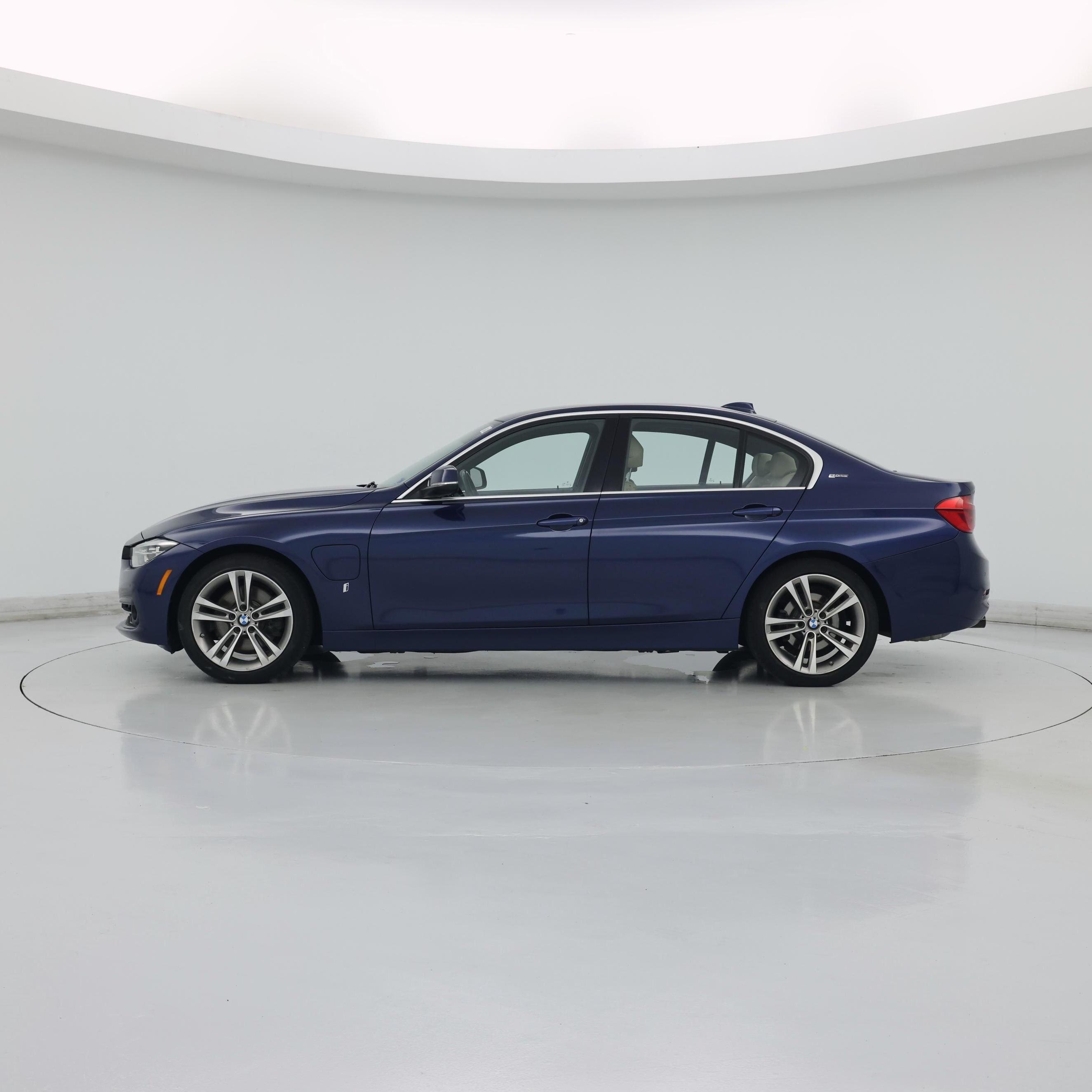 Thumbnail: 2018 BMW 3 Series - 3