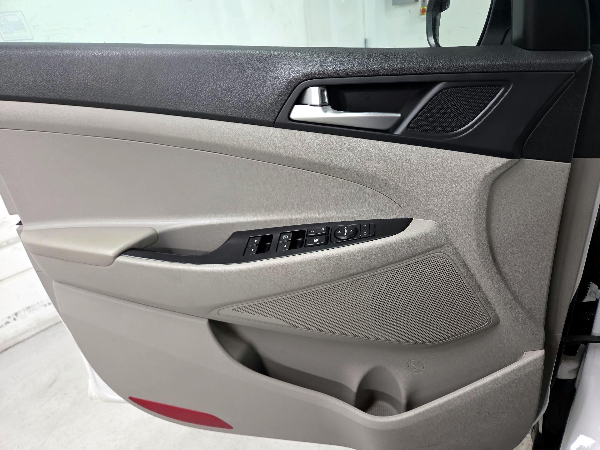 Thumbnail: 2020 Hyundai Tucson - 12